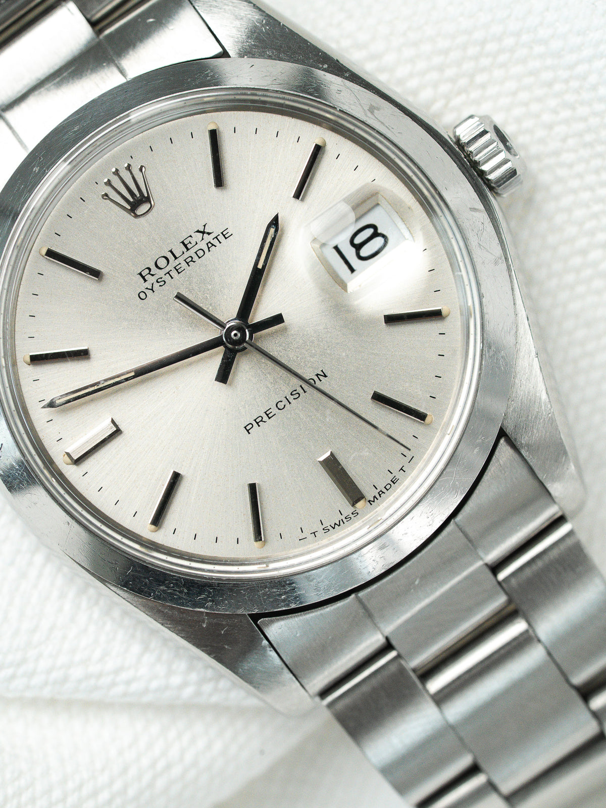 Portée au poignet - Montre Rolex Oysterdate 6694 - Atelier Victor