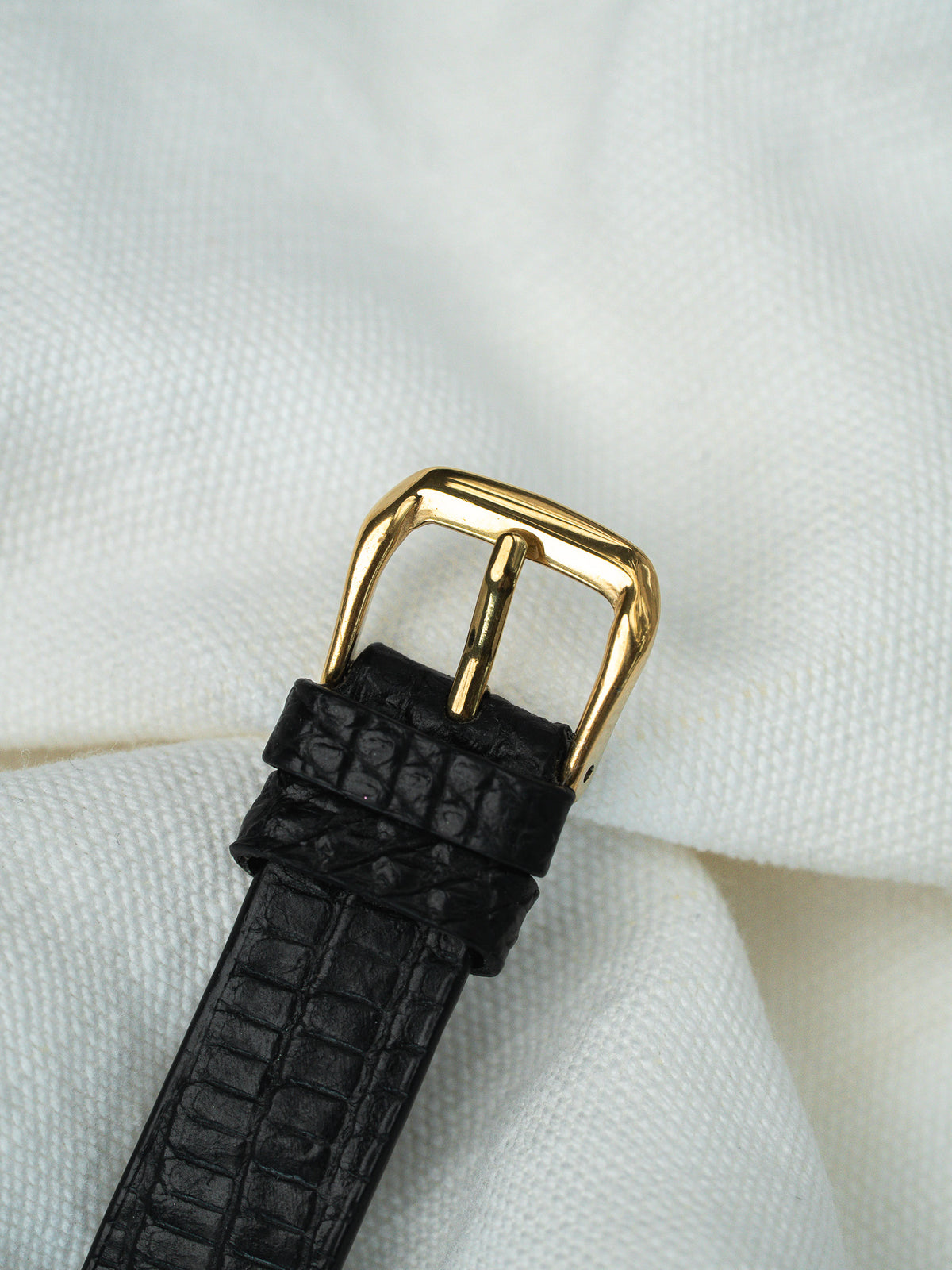 Portée au poignet - Montre Cartier Must Tank Vermeil - Atelier Victor