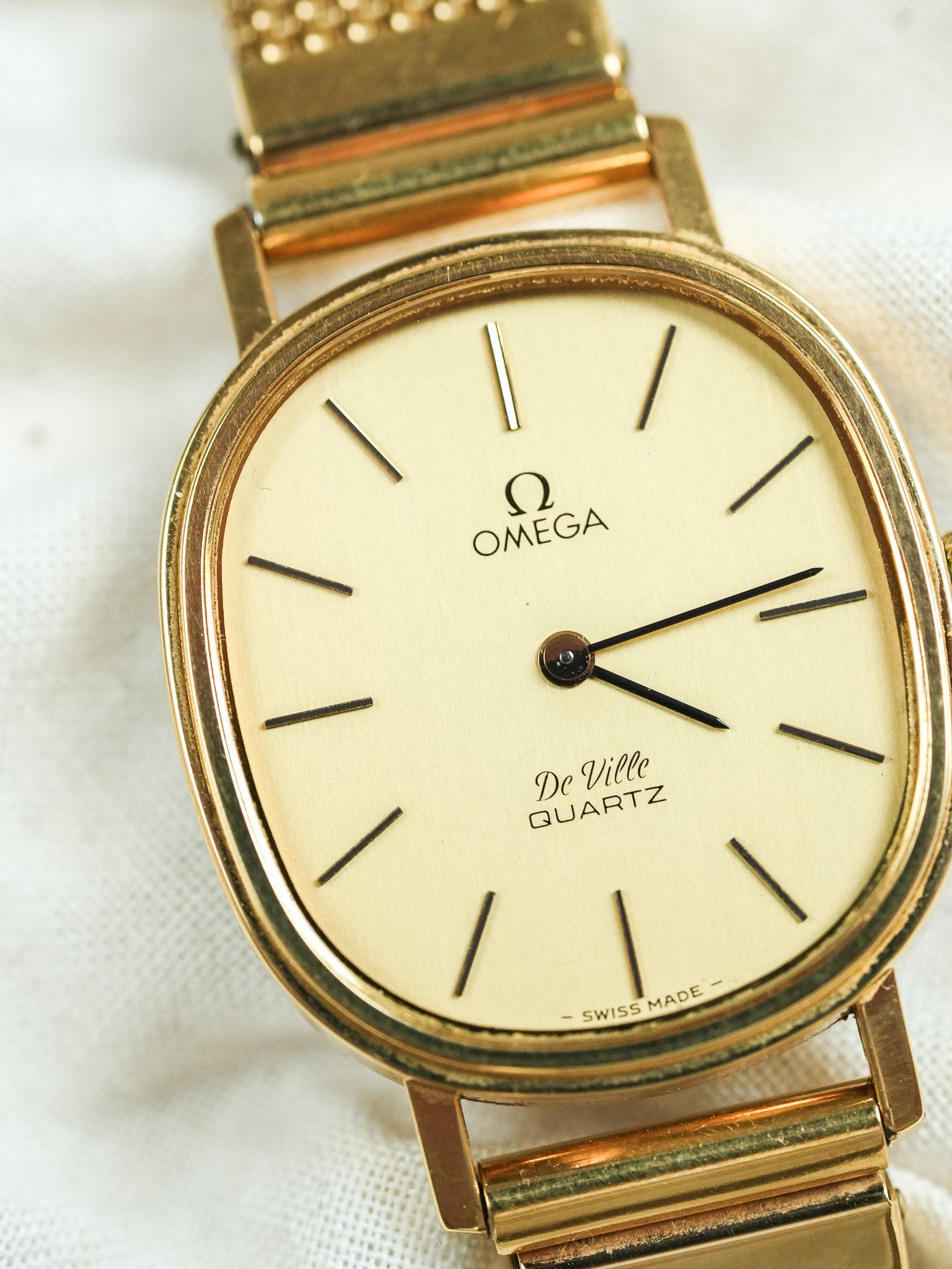 Omega - De Ville 191.0046 Tonneau chapado en oro pulsera de malla - 1978