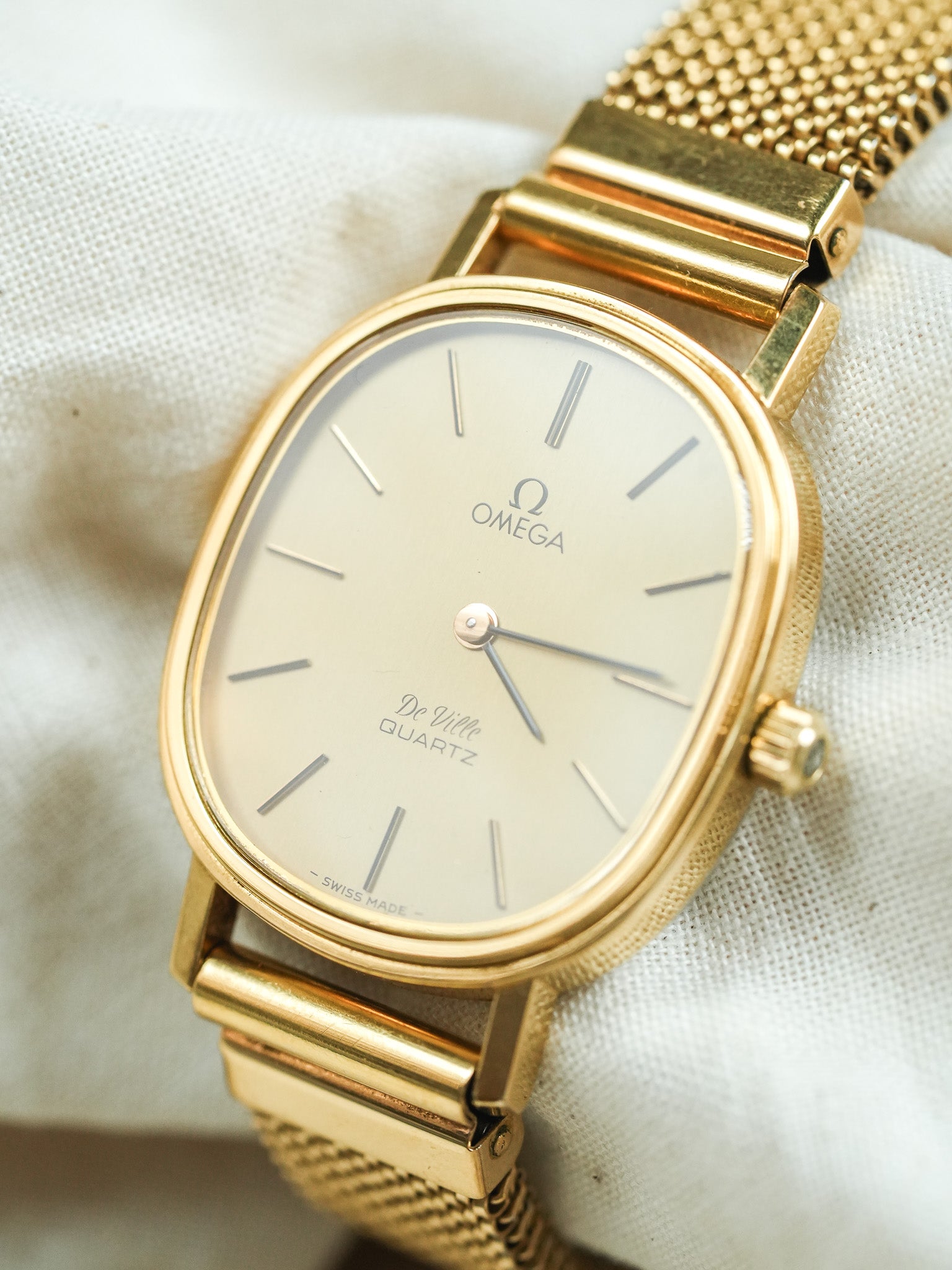 Omega - De Ville 191.0046 Tonneau chapado en oro pulsera de malla - 1978