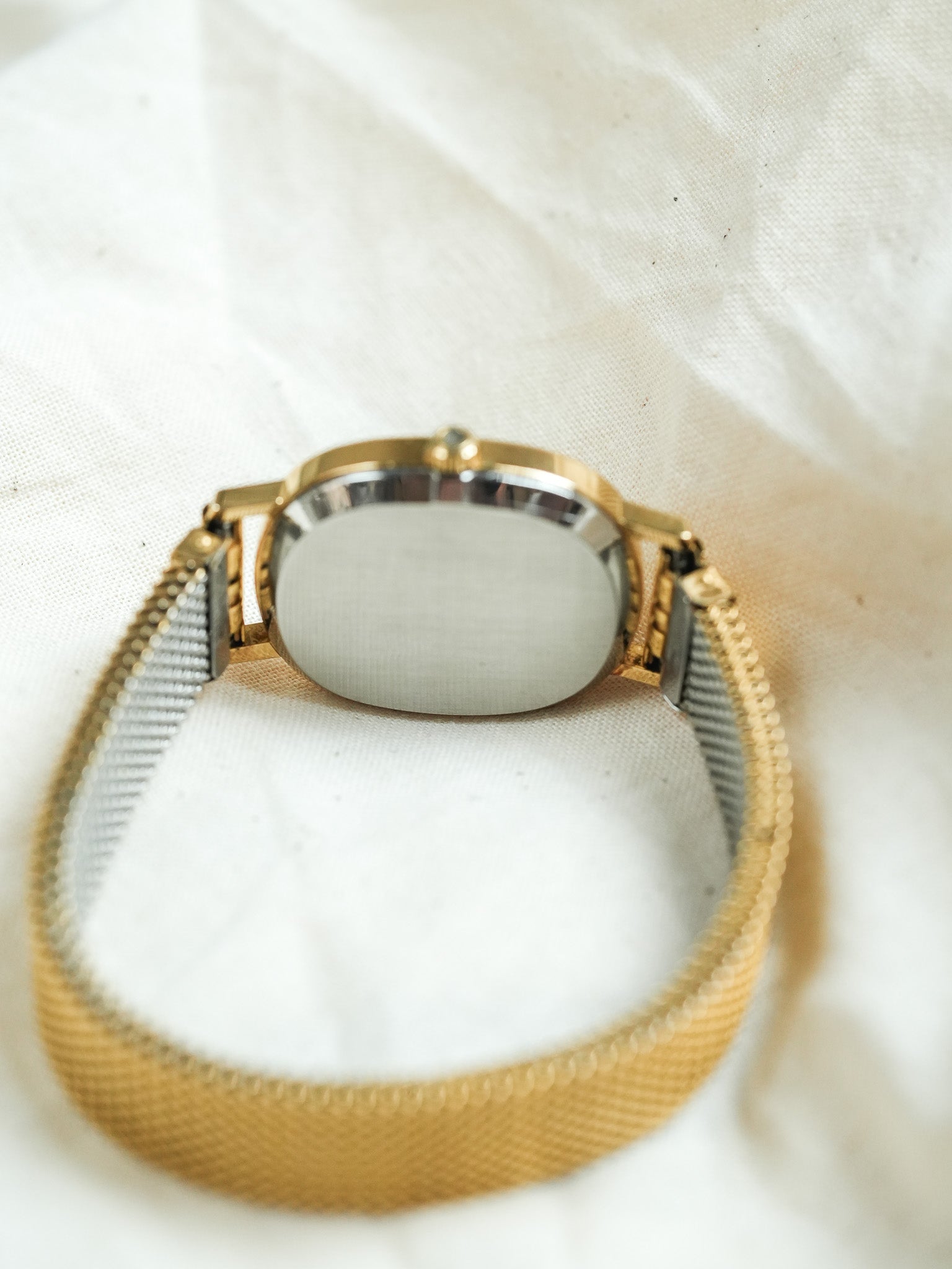 Omega - De Ville 191.0046 Tonneau chapado en oro pulsera de malla - 1978