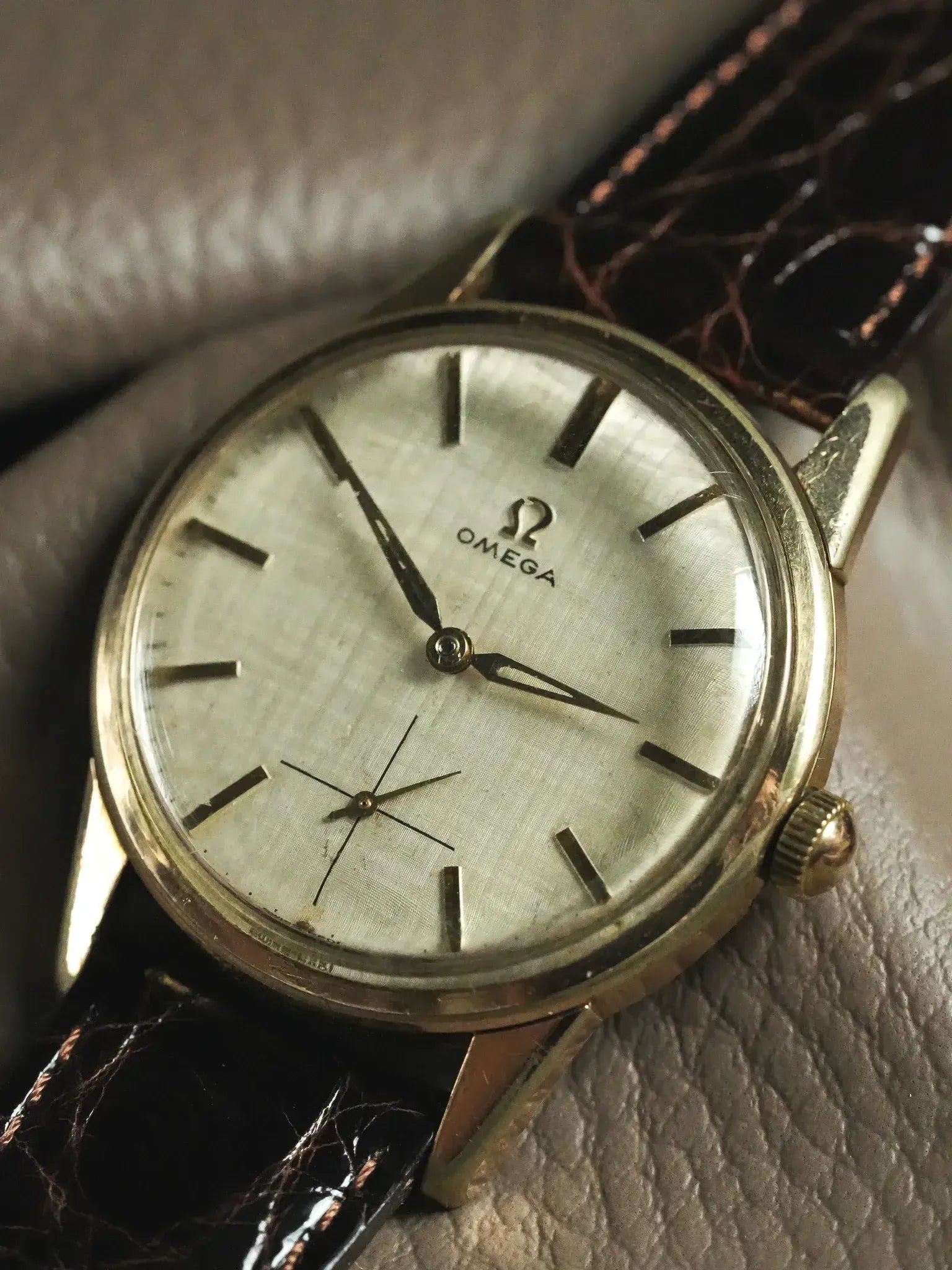 Omega - 14391-6 Plaqué or cadran lin - 1961 - Atelier Victor