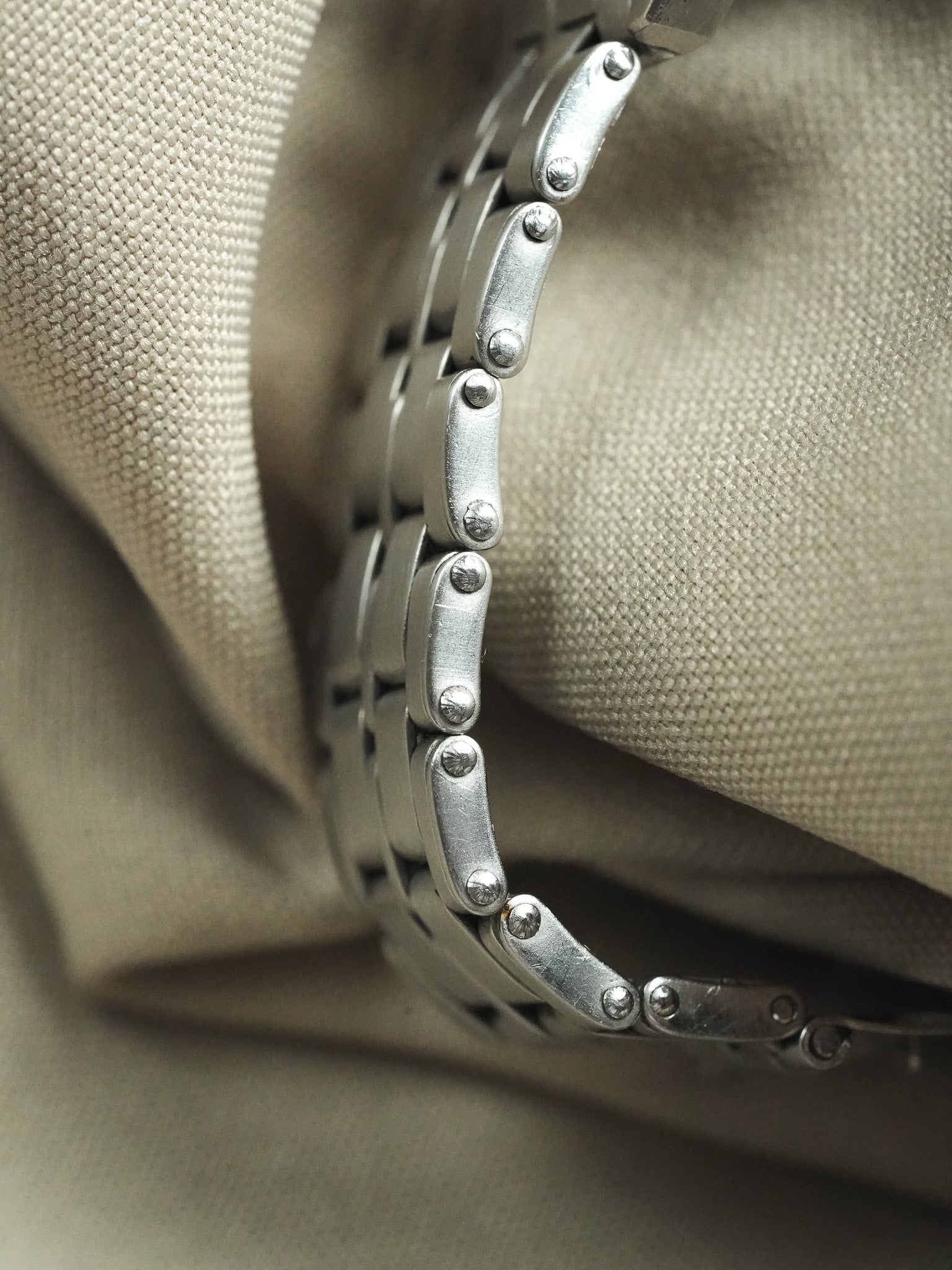 Omega - Constellation C-Shape 168.029 Gerald Genta White Gold Bezel Linen Dial - 1967