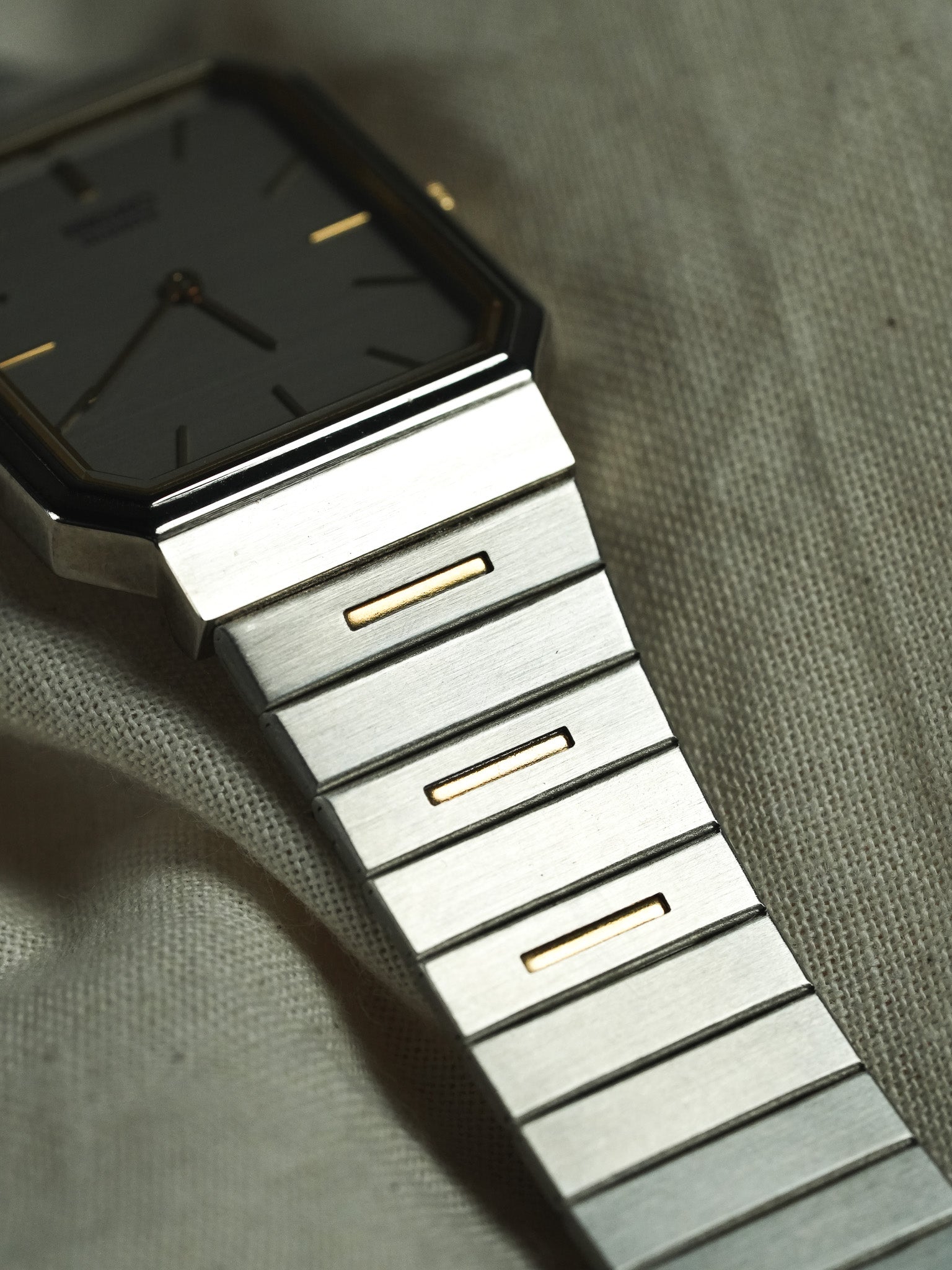 Seiko - Tank Royal Acier Gris Or bracelet intégré - 1997