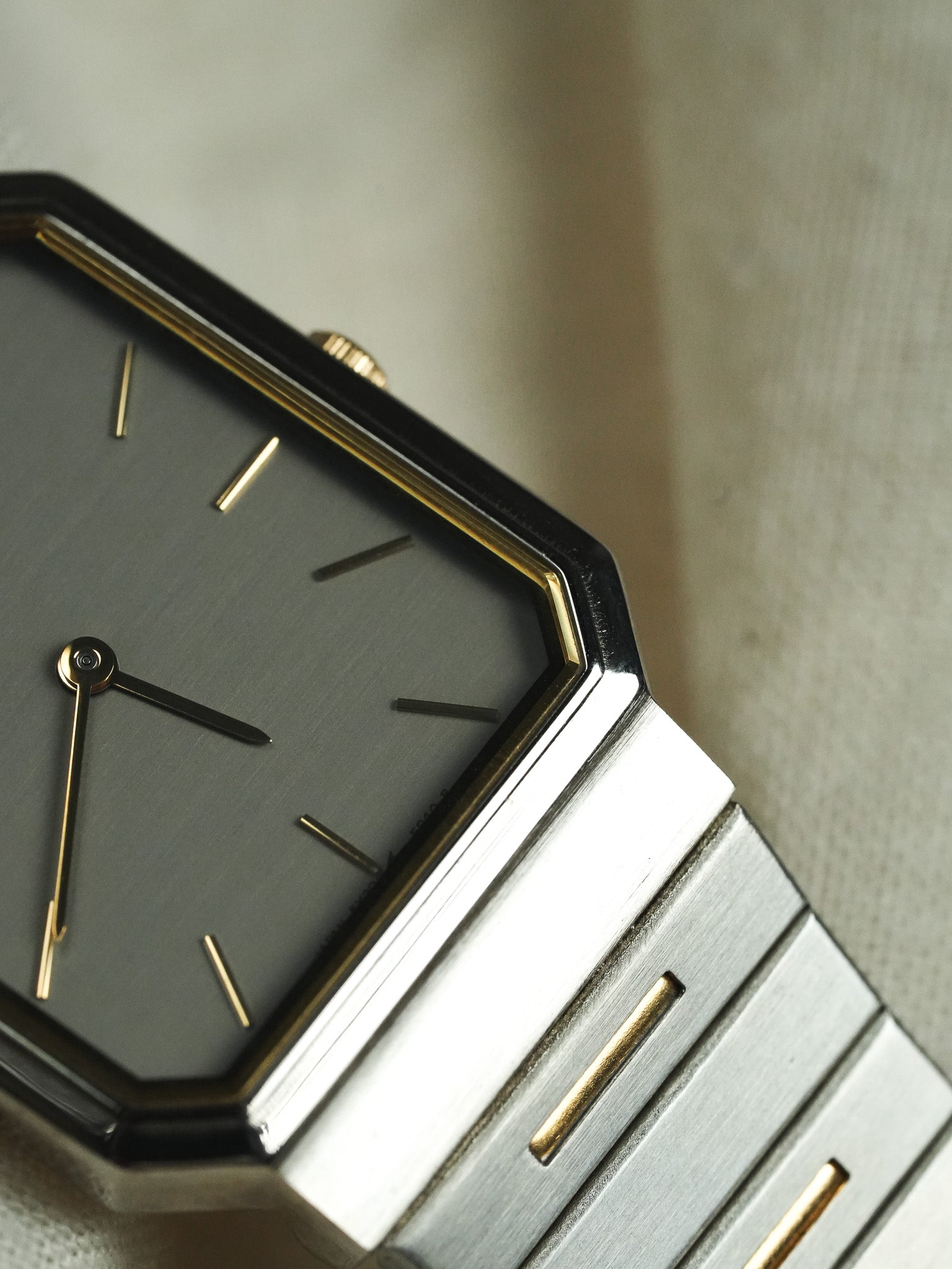 Seiko - Tank Royal Acier Gris Or bracelet intégré - 1997