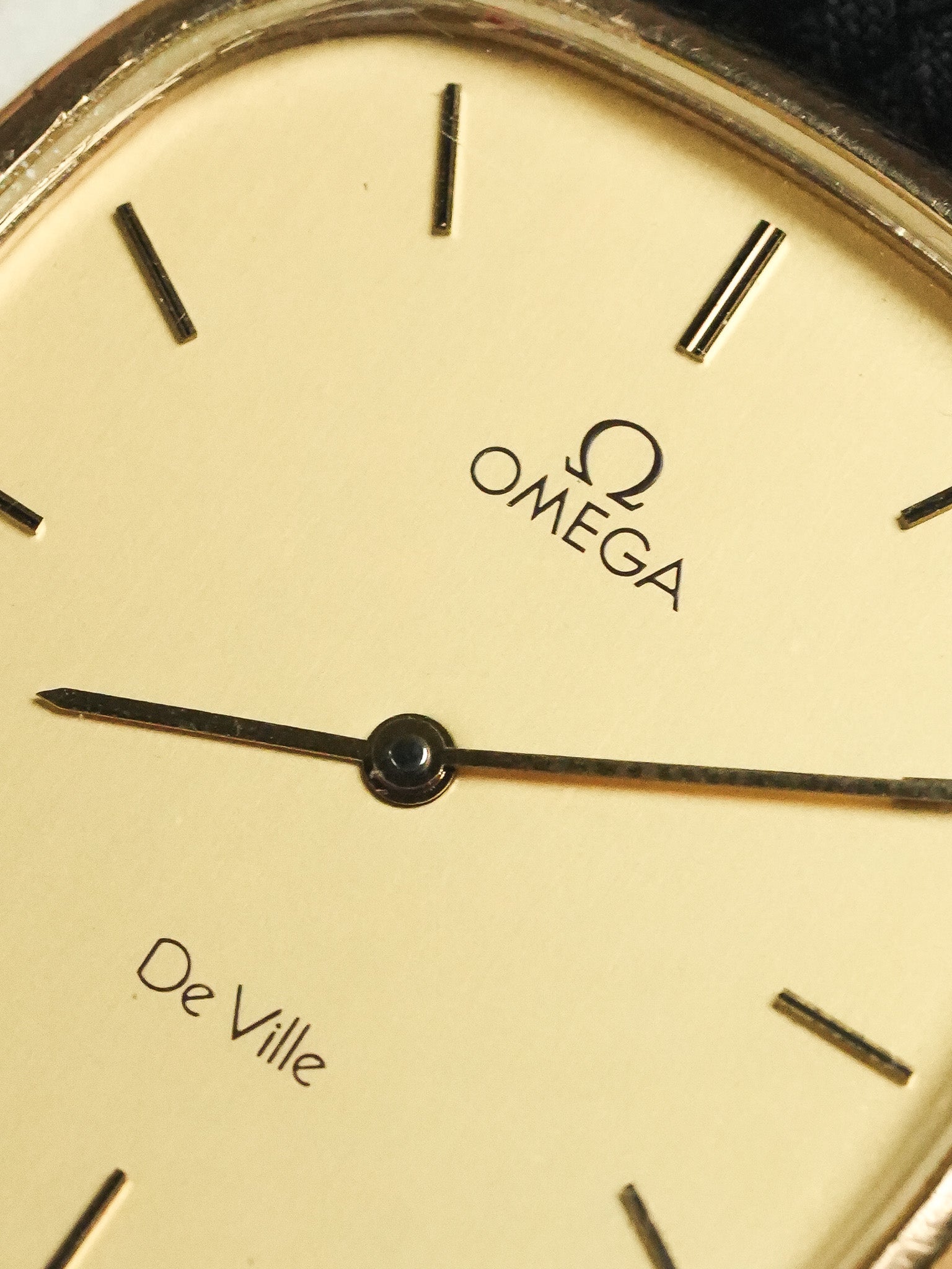 Omega - 191.0220 Tonneau Or Cadran Or Quartz - 1982