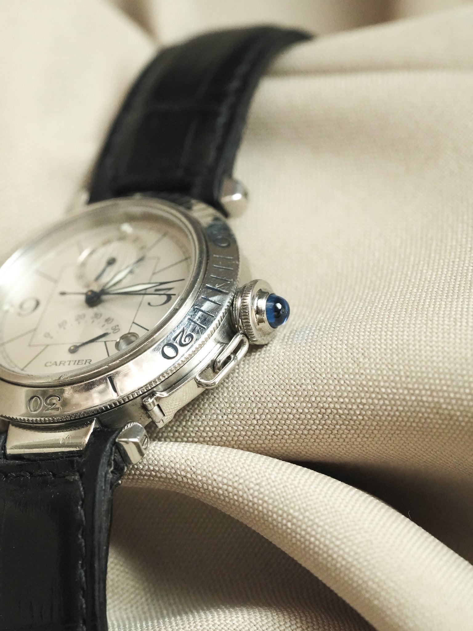 Cartier - Pasha 2388 احتياطي الطاقة 24h جلد مشبك قابل للطي - 2000s