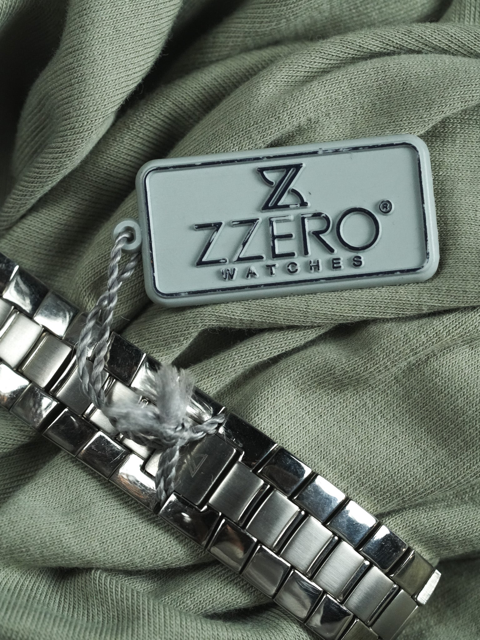 Zzero - Ronde Acier Date - Neuve de stock - 2000s