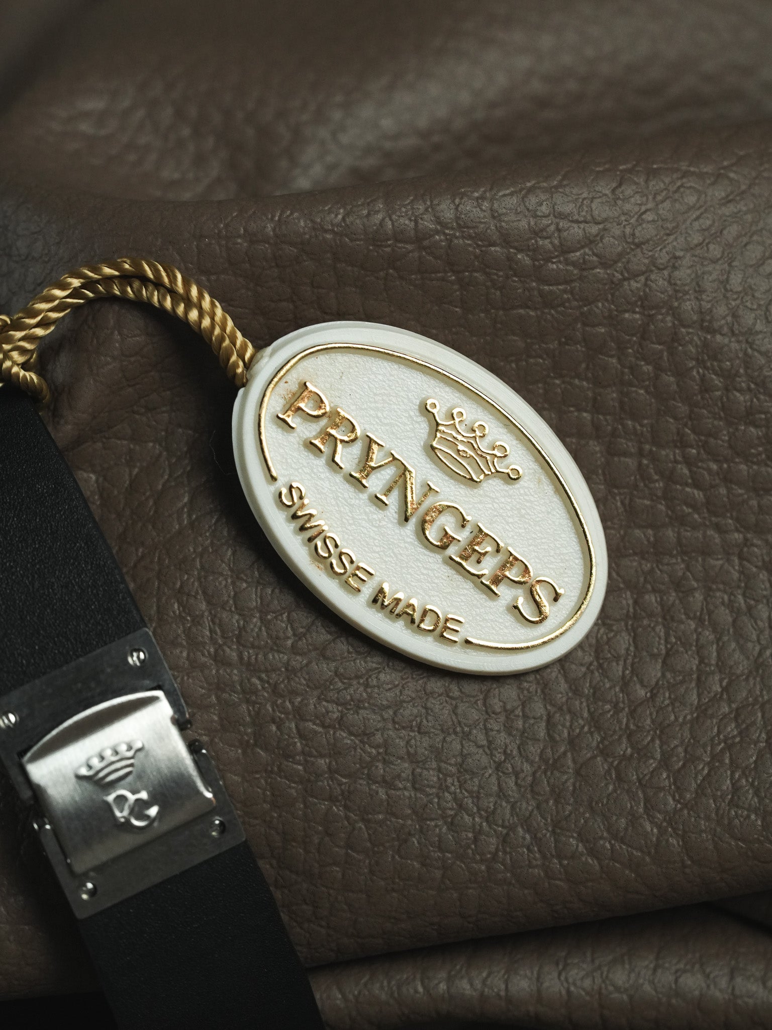 Pryngeps - Style "Hublot" Acier Or - Neuve de stock - 1990s