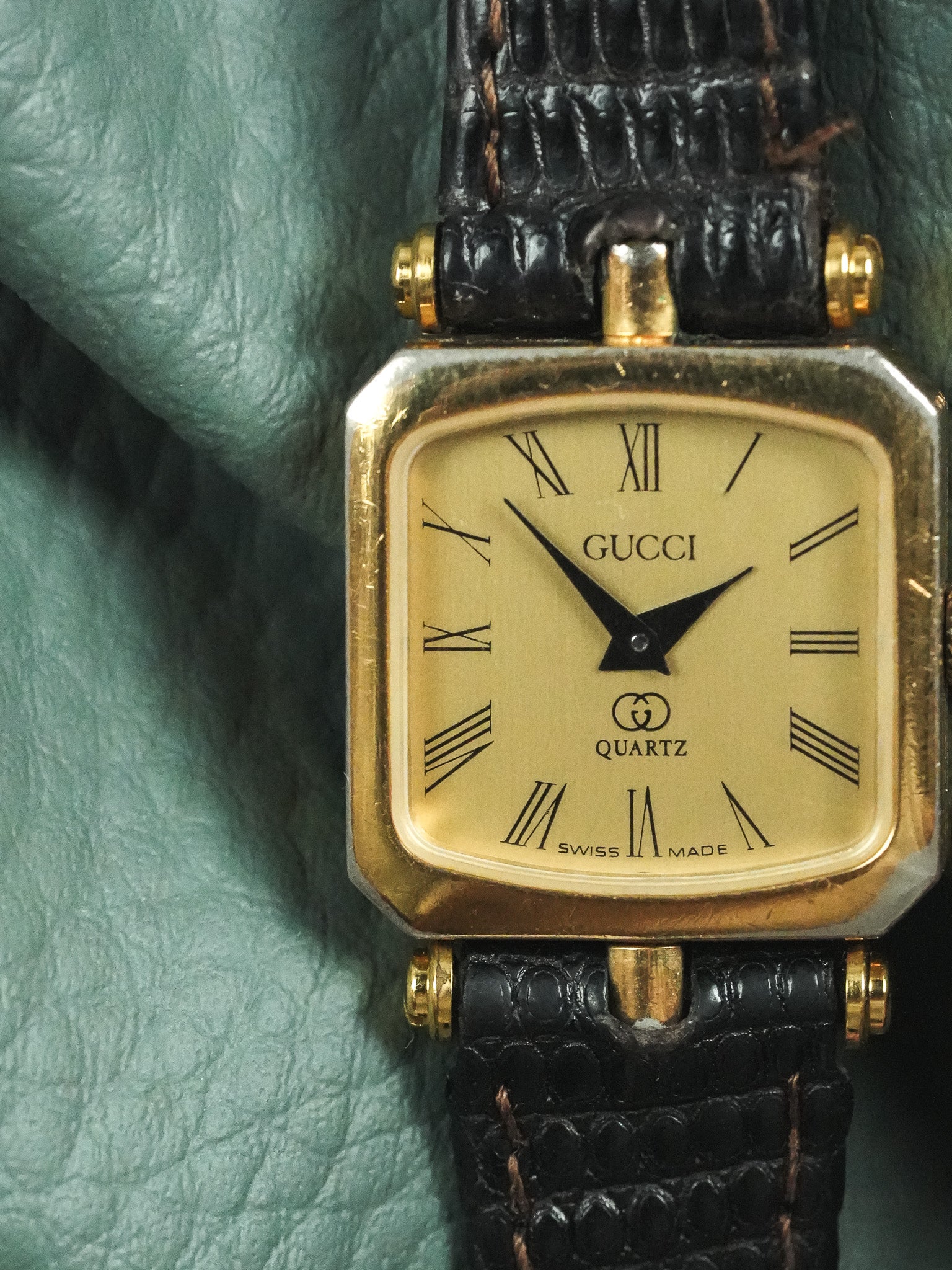 Gucci - Women Gold Lacquer GG Red Cushion - 1990s