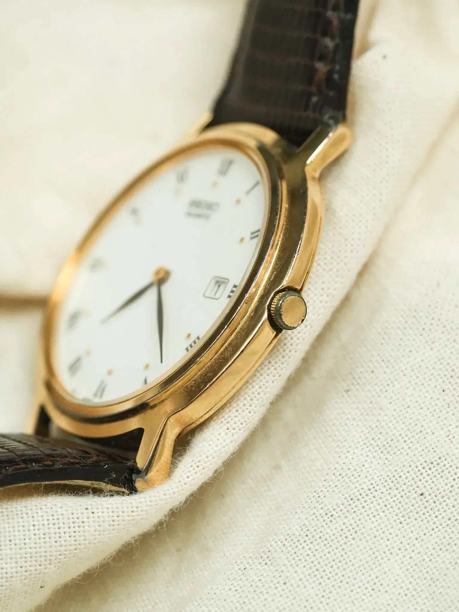 Seiko - Reloj de Vestir Fecha Chapado en Oro Índice Romano - 2002