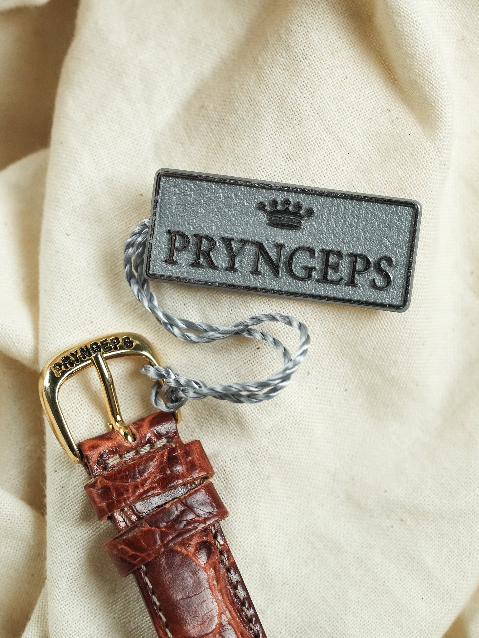 Pryngeps - Dreifachdatum Mondphasen-Guilloché-Lünette Gold - NOS - 1990s