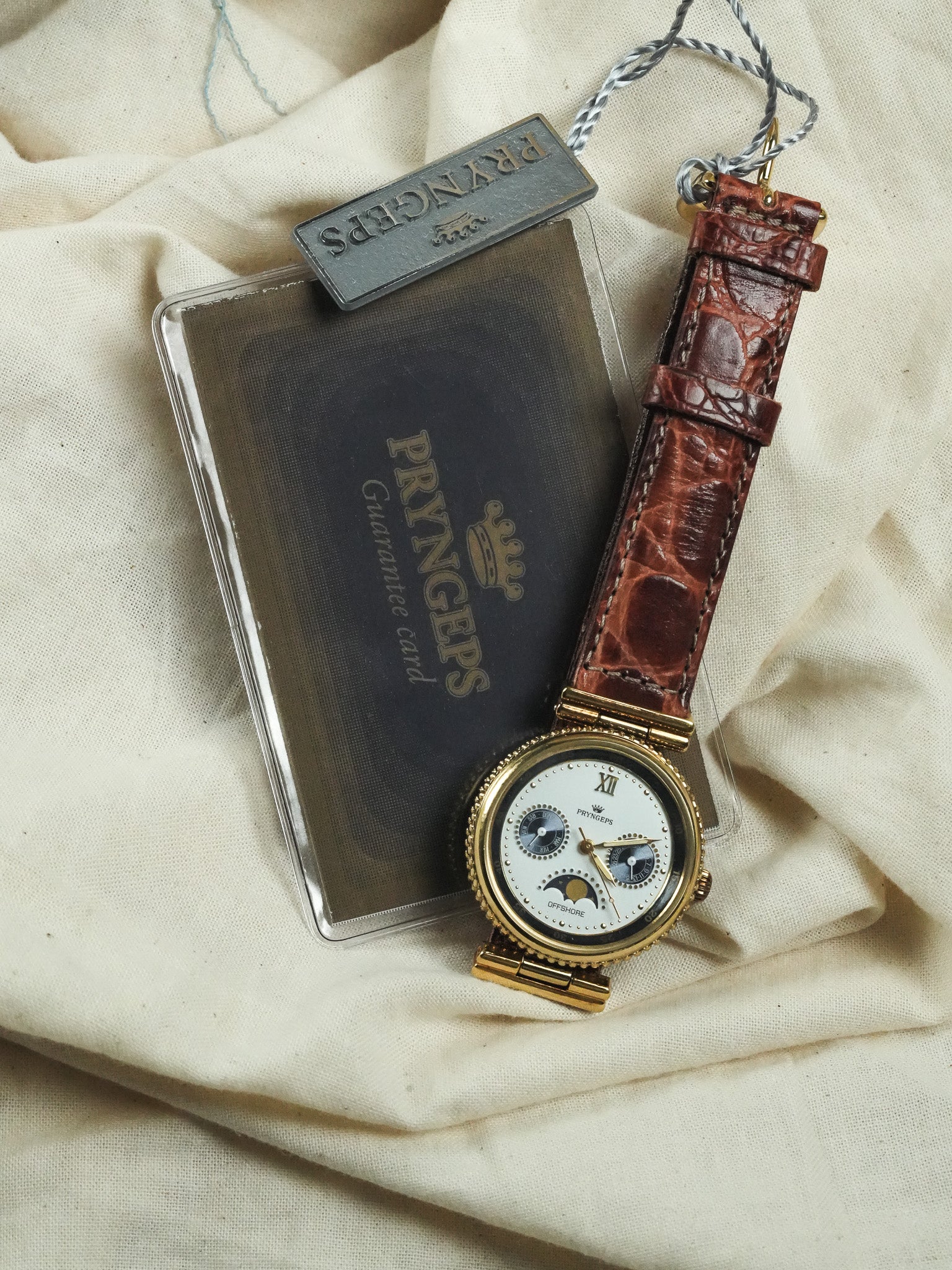Pryngeps - Dreifachdatum Mondphasen-Guilloché-Lünette Gold - NOS - 1990s