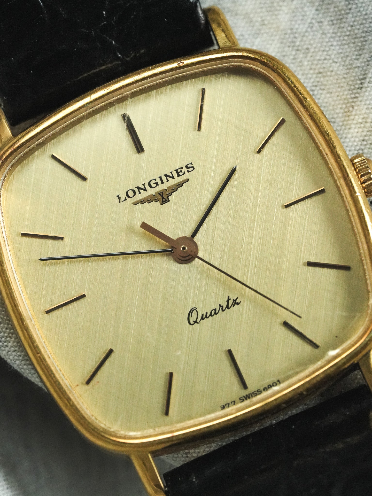 Longines - Cuscino Oro Quadrante lino tutto originale - 1980s