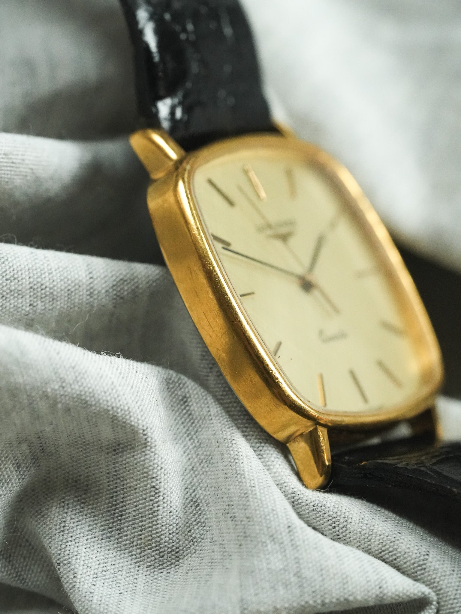 Longines - Cuscino Oro Quadrante lino tutto originale - 1980s
