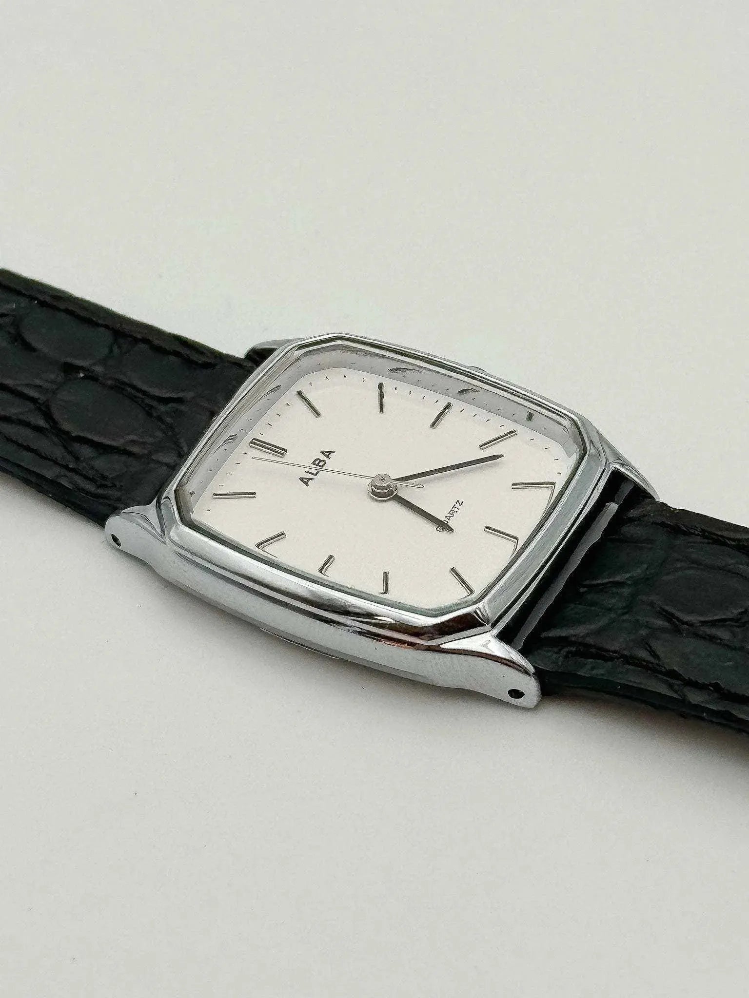 Alba by Seiko - White Dress Watch - 1990s - Atelier Victor Paris - Vintage Watch Shop Dubai