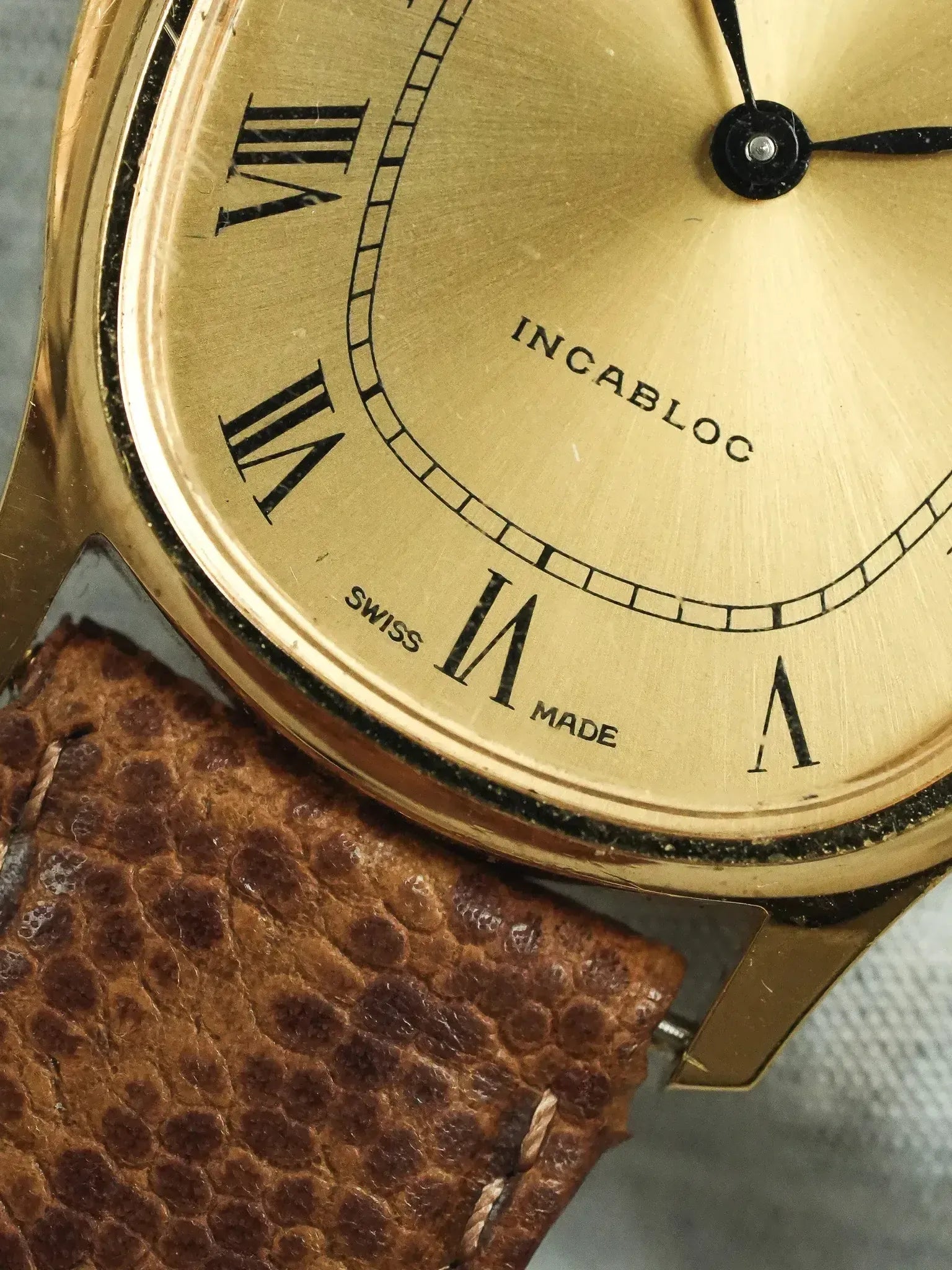 Aldex - Tonneau Incabloc Or - 1970s - Atelier Victor