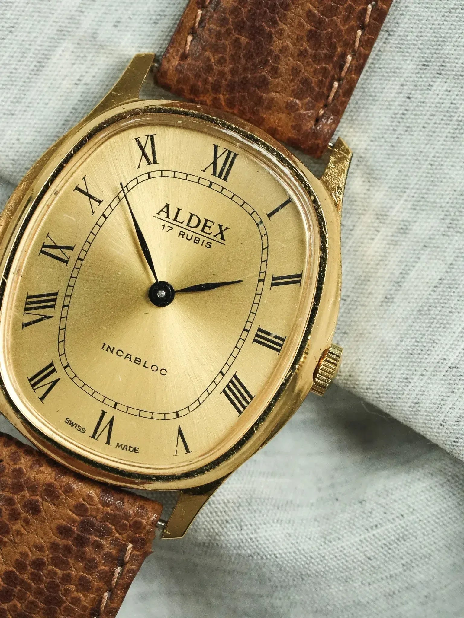 Aldex - Tonneau Incabloc Or - 1970s - Atelier Victor