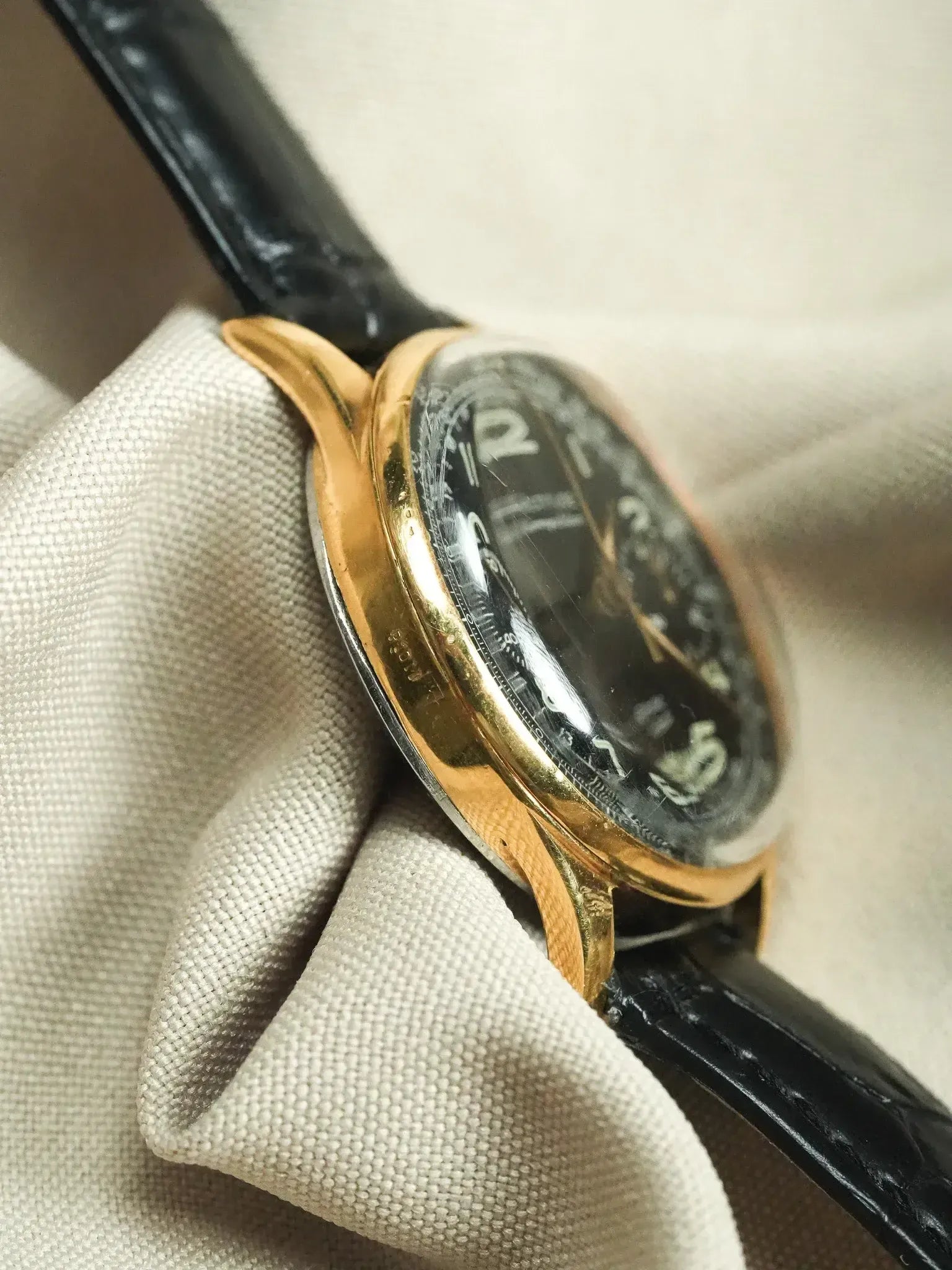 Altitude Competition - Chronographe Venus 188 Noir Or - 1960s - Atelier Victor