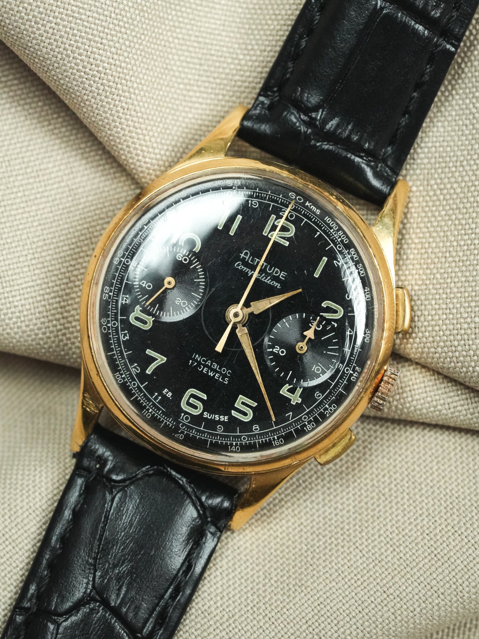 Altitude Competition - Chronographe Venus 188 Noir Or - 1960s - Atelier Victor - Vintage Shop