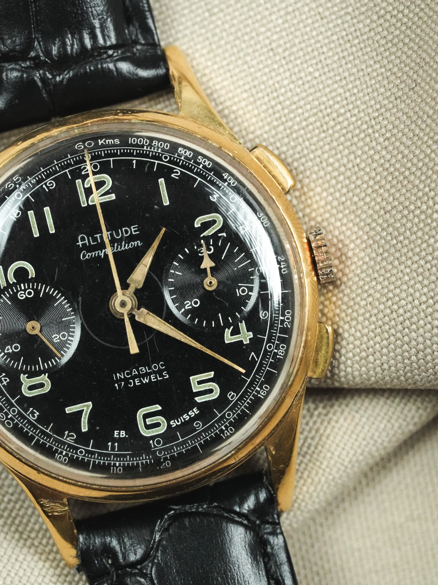 Altitude Competition - Chronographe Venus 188 Noir Or - 1960s - Atelier Victor - Vintage Shop
