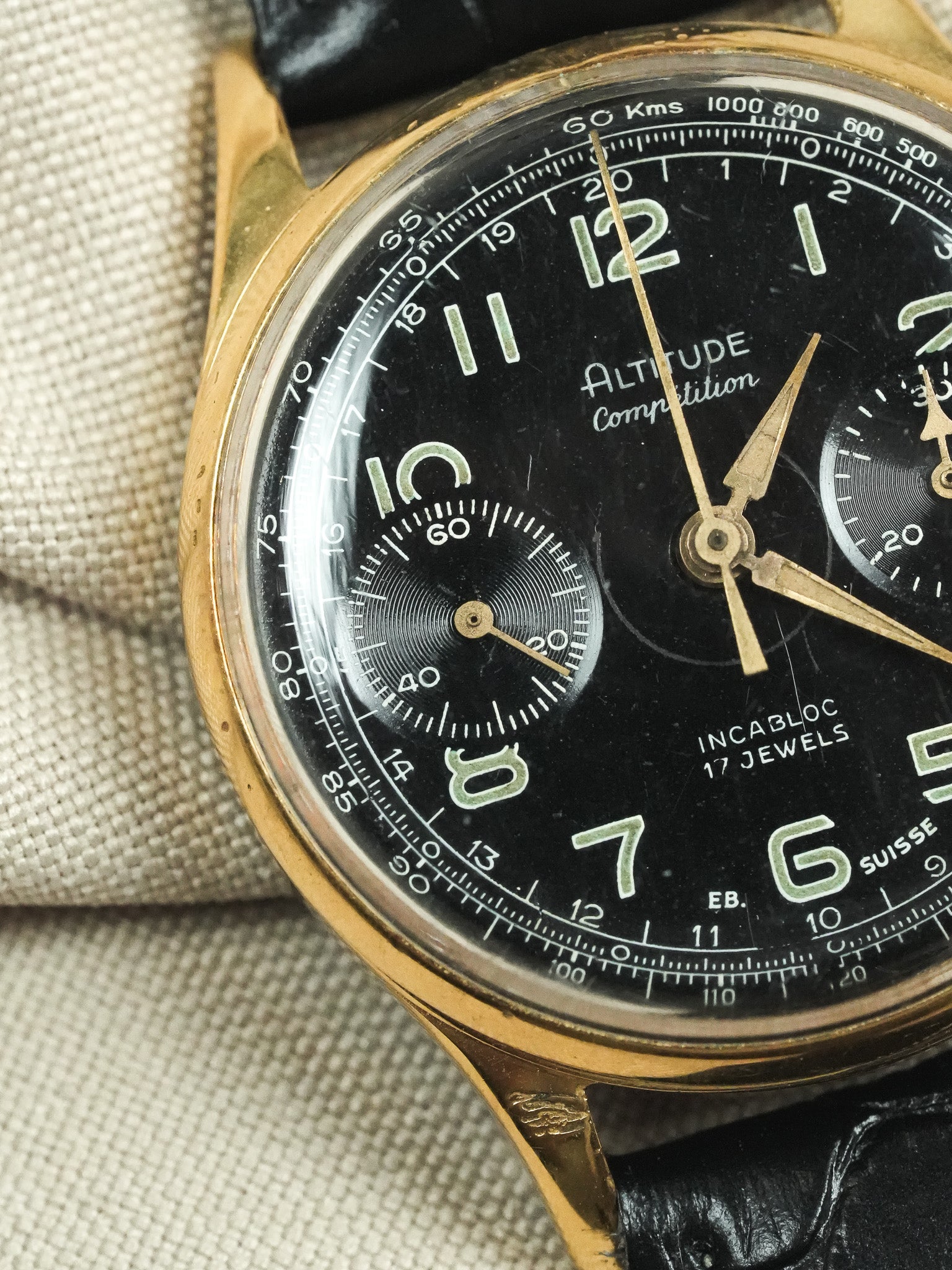 Altitude Competition - Chronographe Venus 188 Noir Or - 1960s - Atelier Victor - Vintage Shop