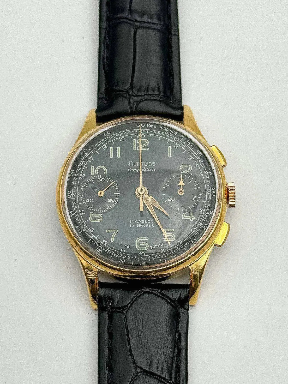 Altitude Competition - Chronographe Venus 188 Noir Or - 1960s - Atelier Victor - Vintage Shop