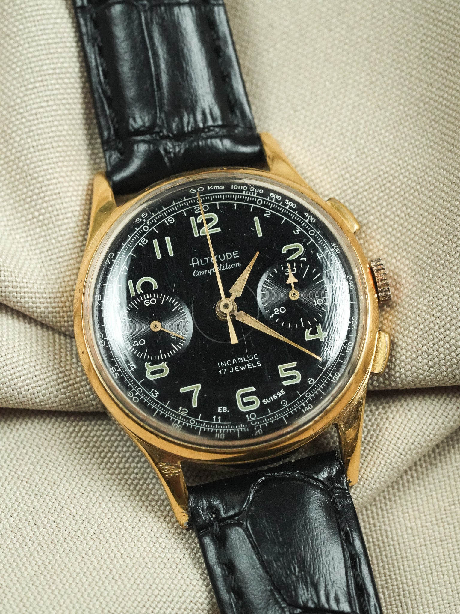 Altitude Competition - Chronographe Venus 188 Noir Or - 1960s - Atelier Victor - Vintage Shop