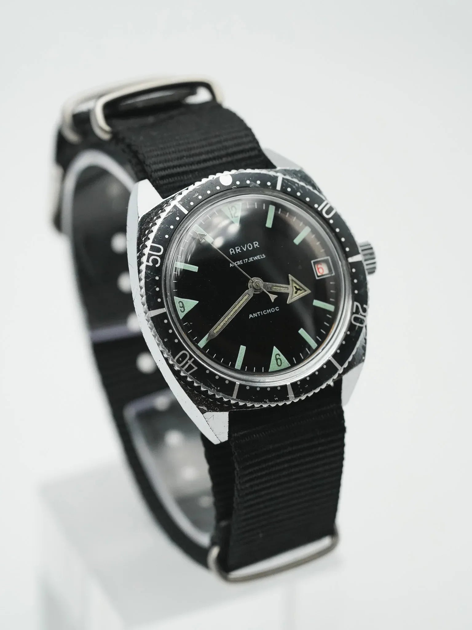 Arvor - Plongeuse Cadran noir - 1960s - Atelier Victor - Vintage Shop