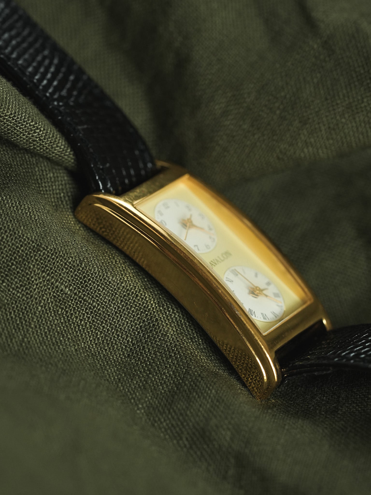 Avalon par Citizen - Double fuseaux horaires Deux mouvements Plaqué or - 1990s - Atelier Victor - Vintage Shop