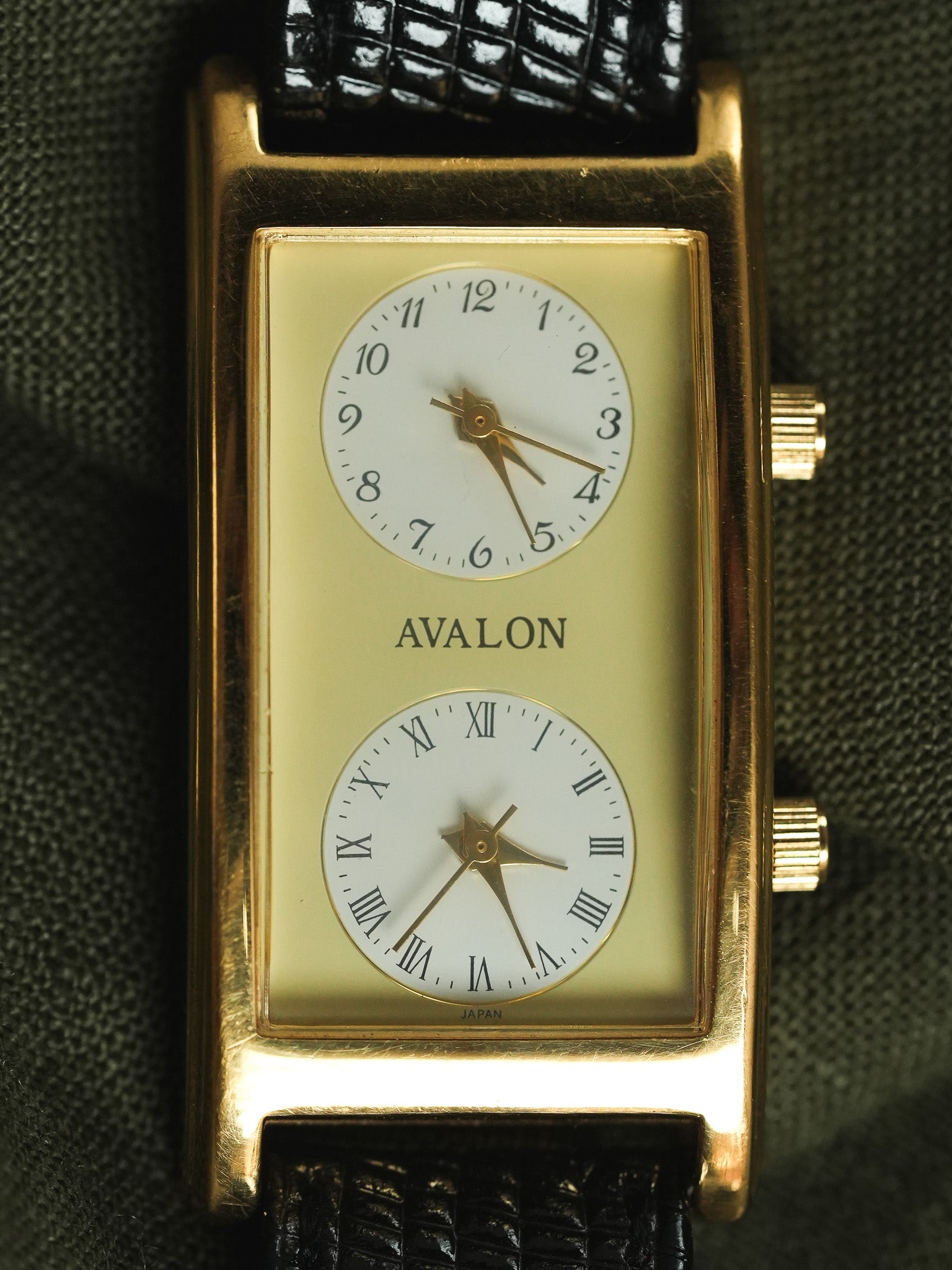 Avalon par Citizen - Double fuseaux horaires Deux mouvements Plaqué or - 1990s - Atelier Victor - Vintage Shop