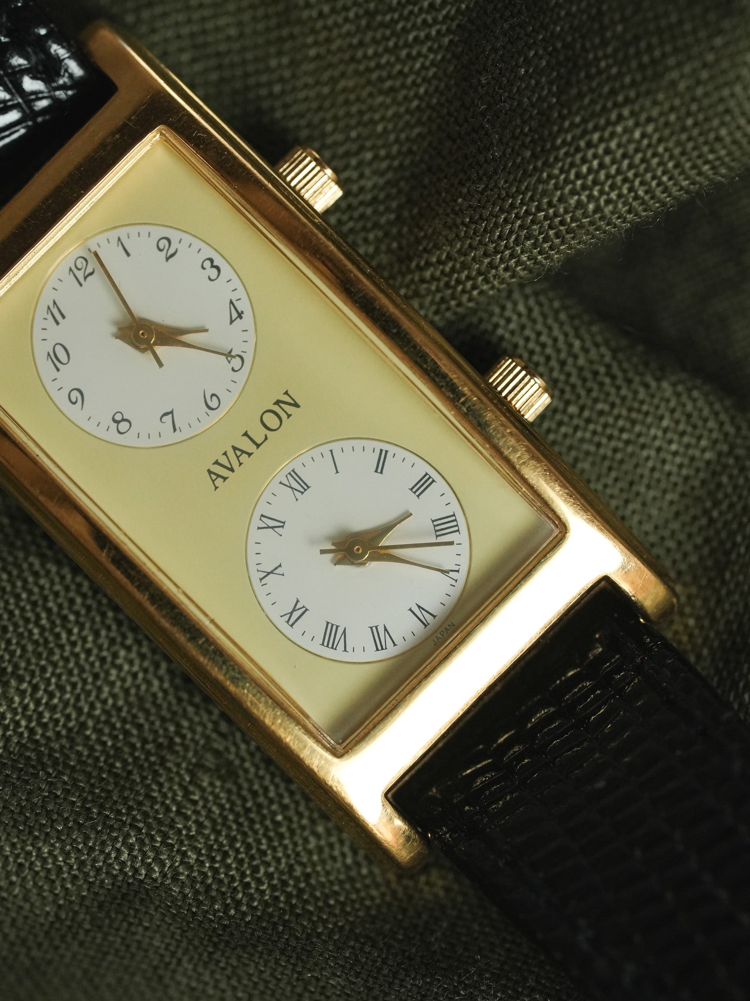 Avalon par Citizen - Double fuseaux horaires Deux mouvements Plaqué or - 1990s - Atelier Victor - Vintage Shop