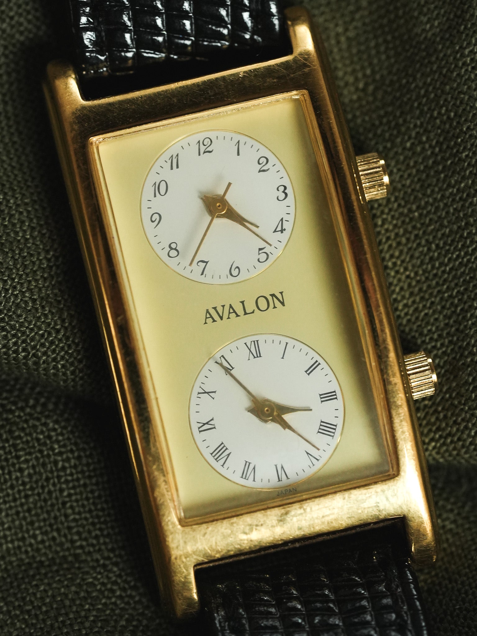 Avalon par Citizen - Double fuseaux horaires Deux mouvements Plaqué or - 1990s - Atelier Victor - Vintage Shop