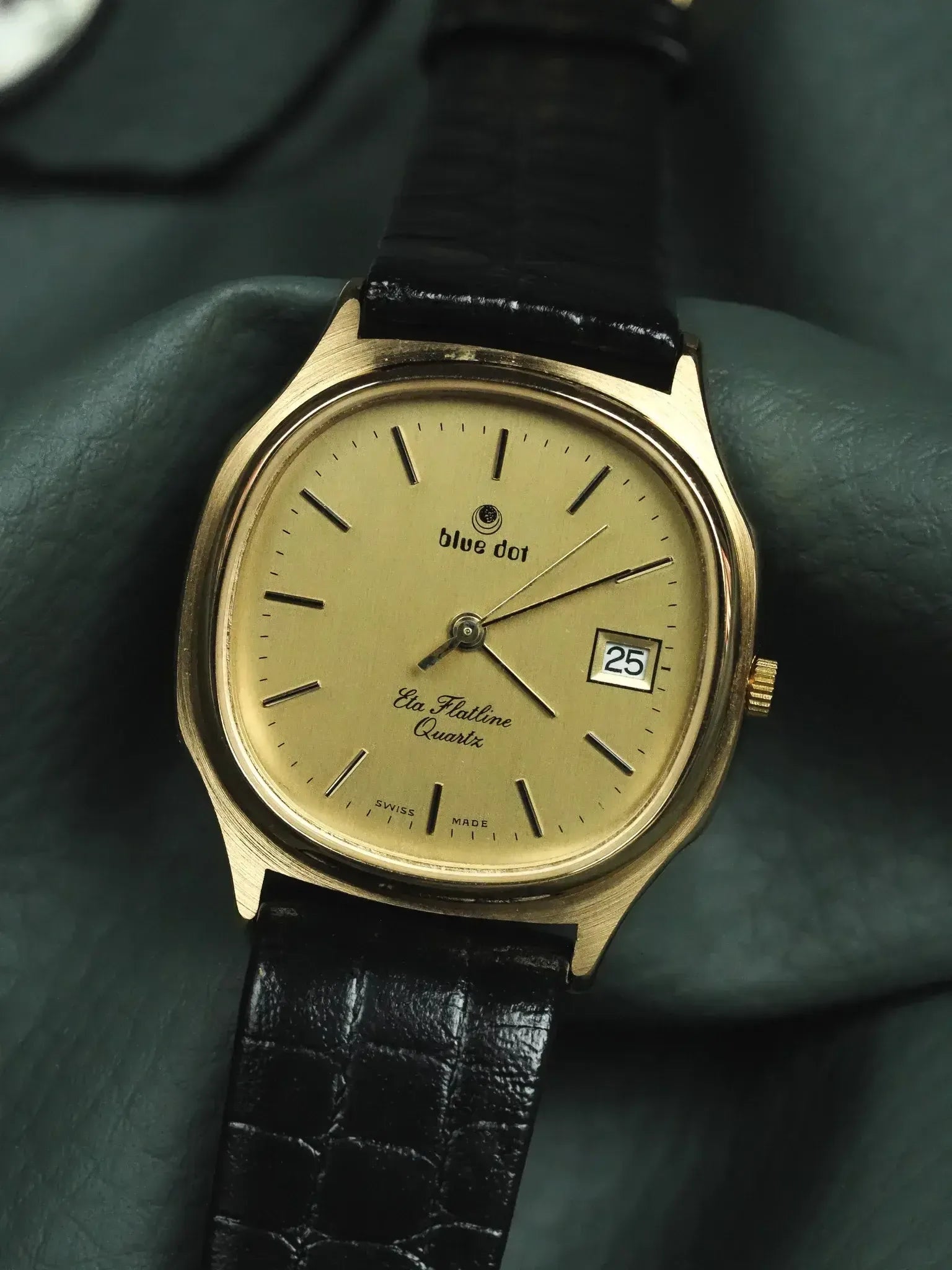 Blue Dot - Tonneau Or Eta Flatline Quartz - NOS - 1990s - Atelier Victor