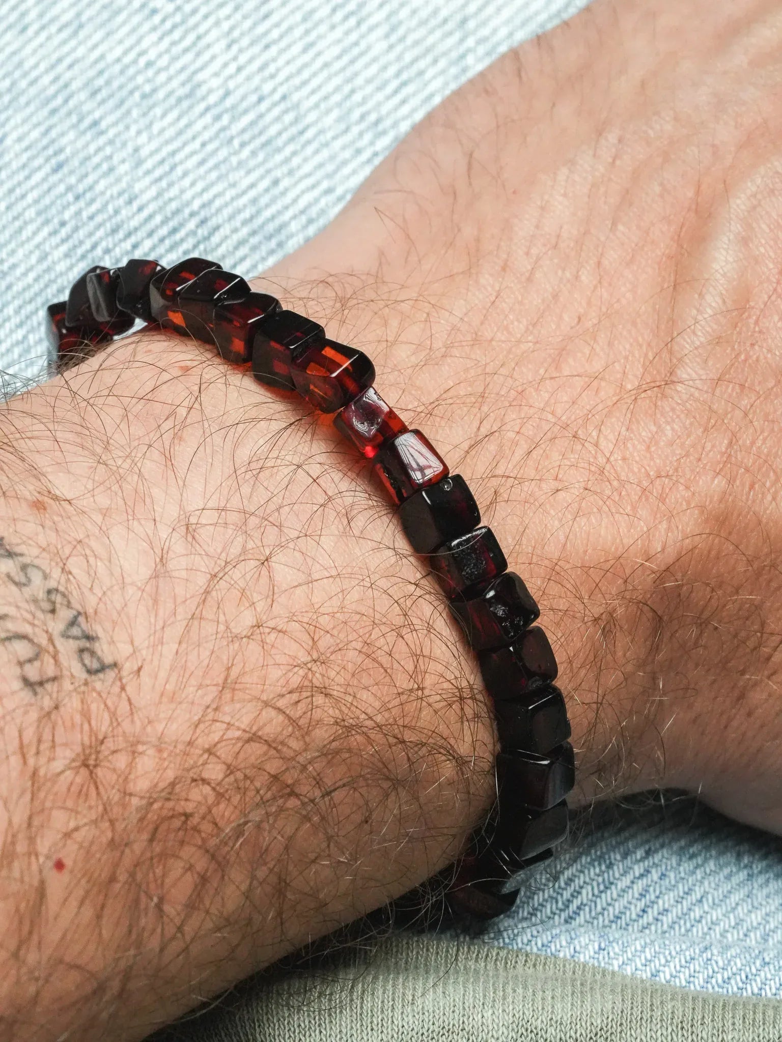 Bracelet en Ambre Baltique naturel - Carré Cognac - Atelier Victor
