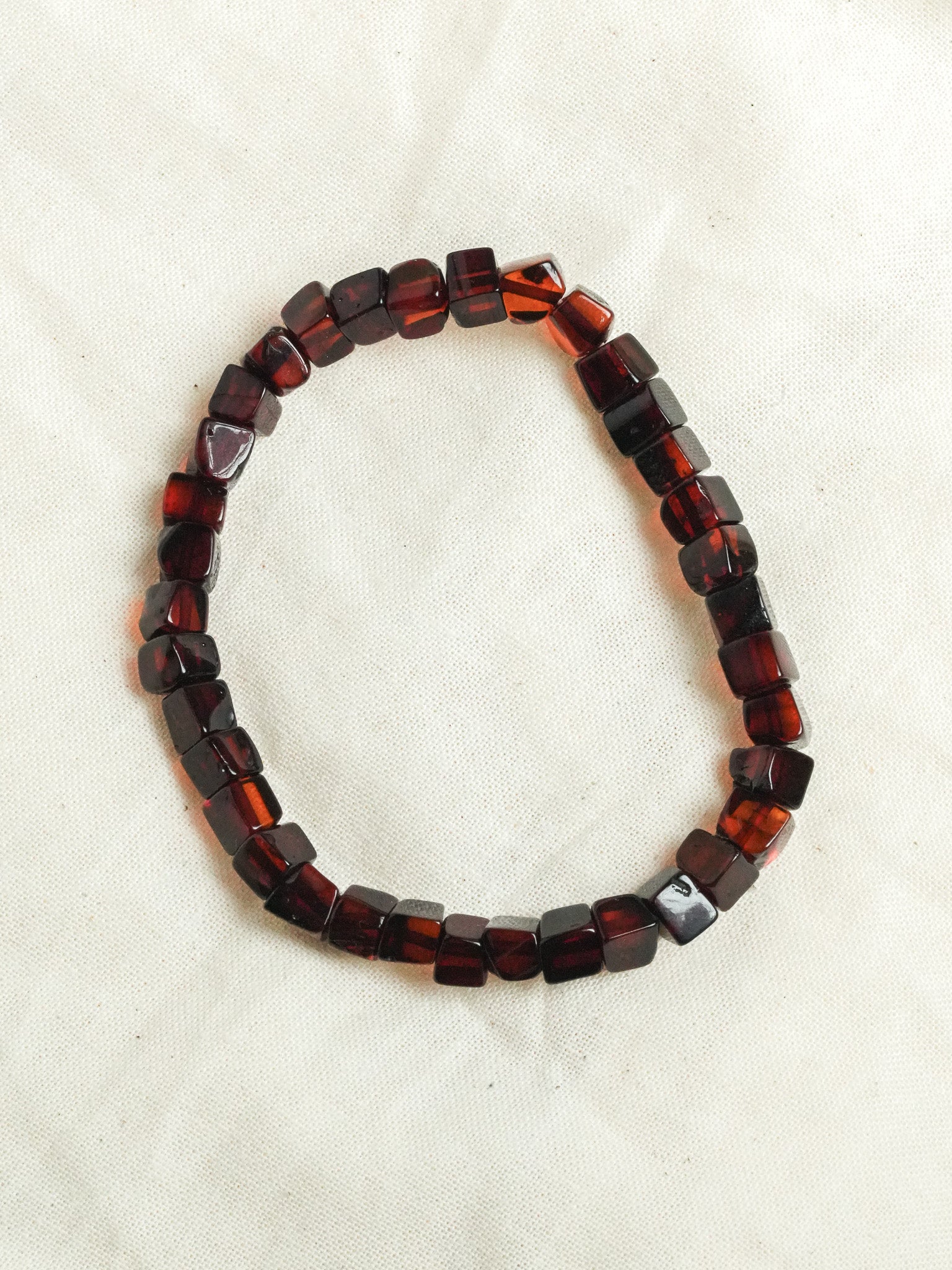 Bracelet en Ambre Baltique naturel - Carré Cognac - Atelier Victor - Vintage Shop