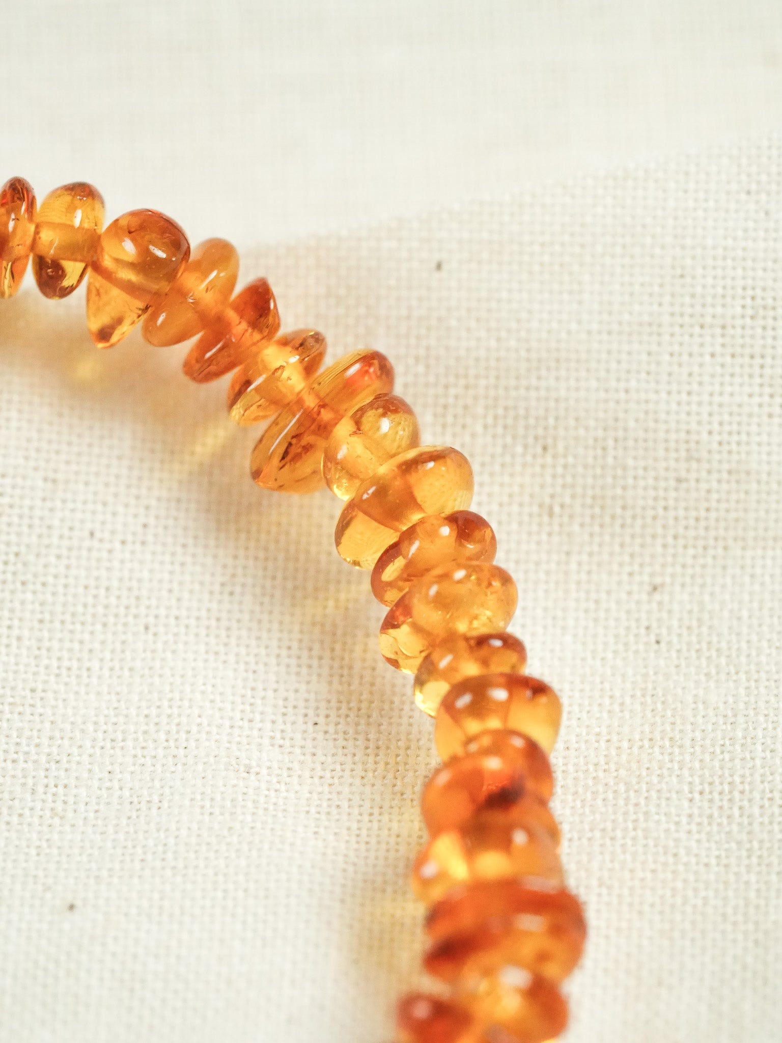 Bracelet en Ambre Baltique naturel - Plaques Fines Orange Clair - Atelier Victor - Vintage Shop