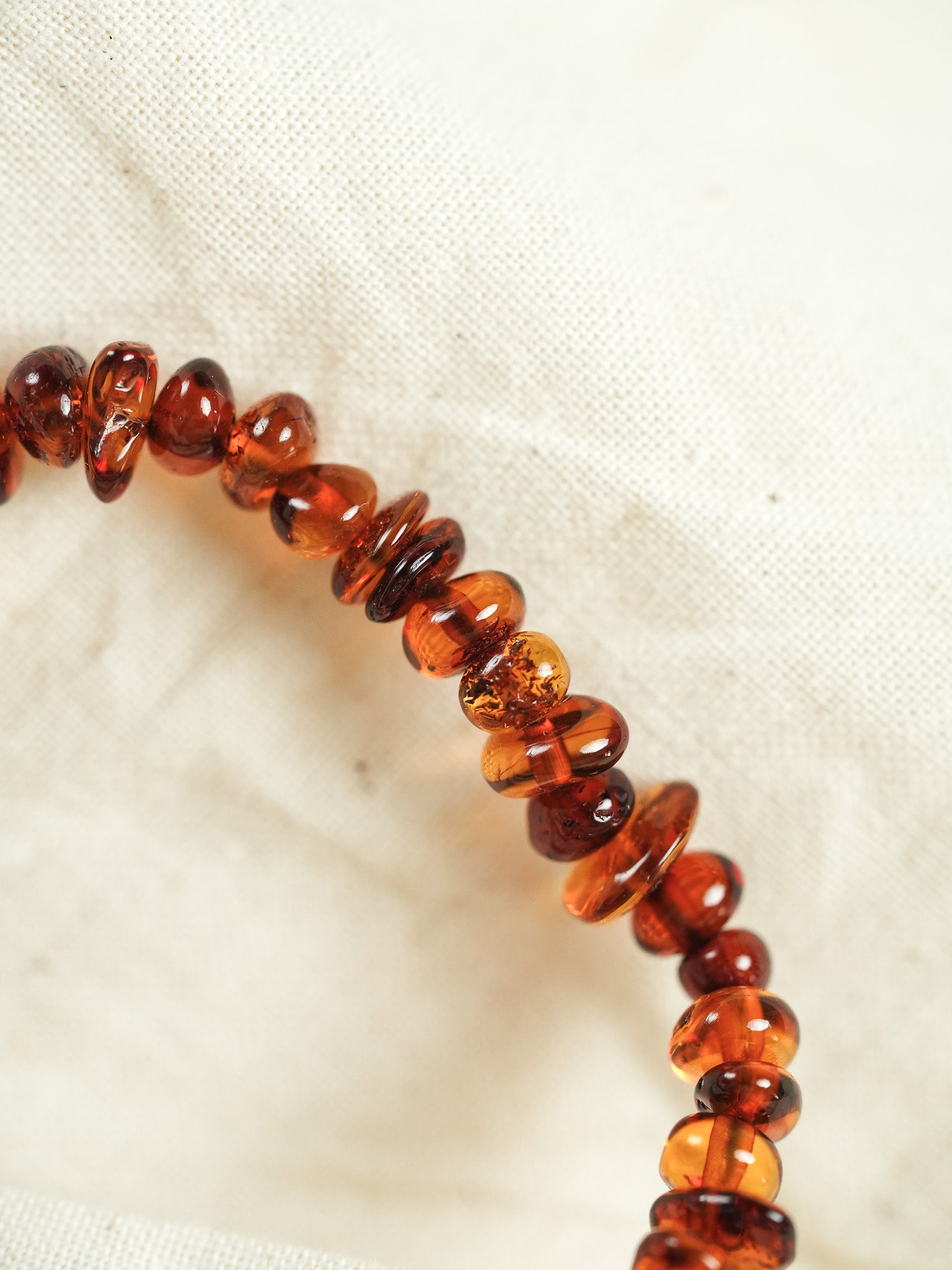 Bracelet en Ambre Baltique naturel - Plaques Orange Foncé - Atelier Victor - Vintage Shop