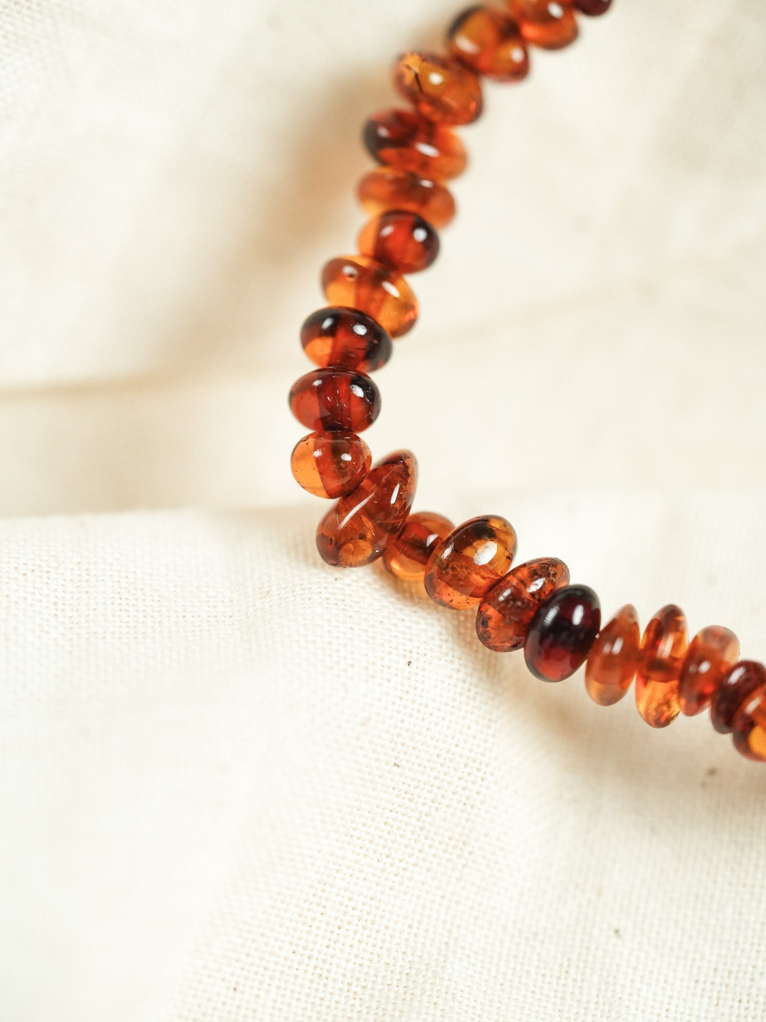 Bracelet en Ambre Baltique naturel - Plaques Orange Foncé - Atelier Victor - Vintage Shop