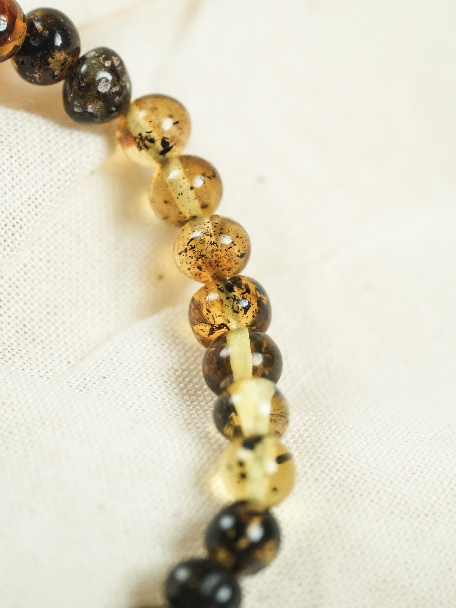 Bracelet en Ambre Baltique naturel - Rond Vert - Atelier Victor - Vintage Shop