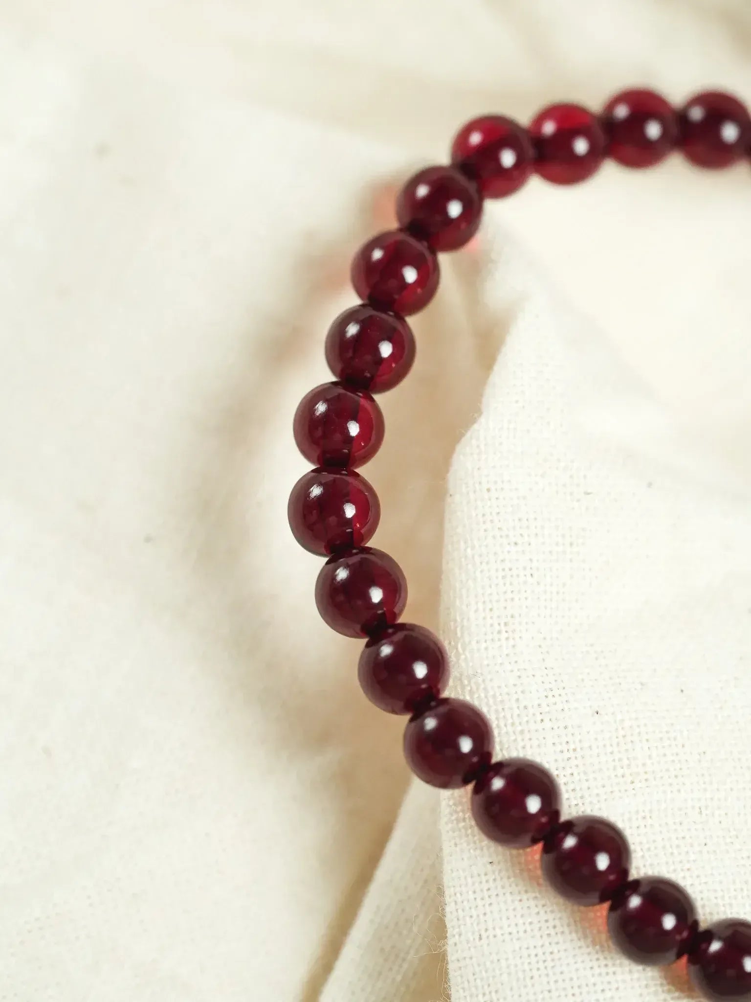 Bracelet en Ambre Baltique naturel - Rondes Fines Rouge - Atelier Victor