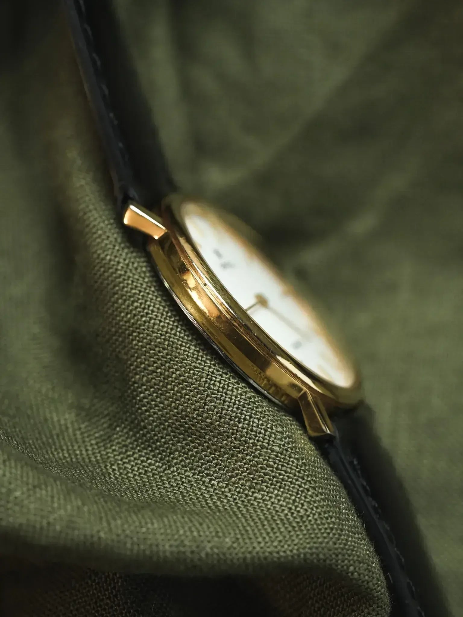 Breil - Ronde Or Tapisserie Blanc - 1990s - Atelier Victor