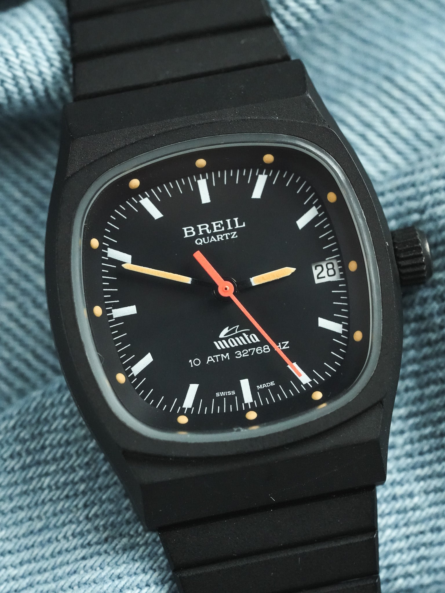 Breil - Tonneau Acier Noir Trotteuse Orange - NOS - 1980s - Atelier Victor - Vintage Shop