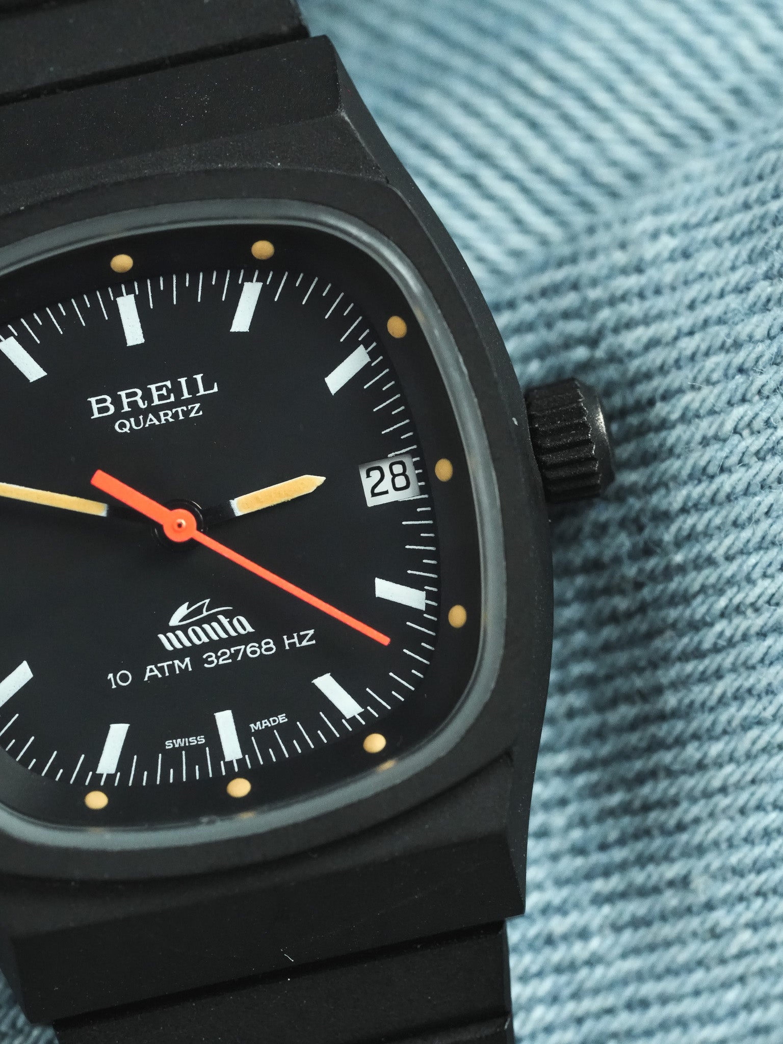 Breil - Tonneau Acier Noir Trotteuse Orange - NOS - 1980s - Atelier Victor - Vintage Shop