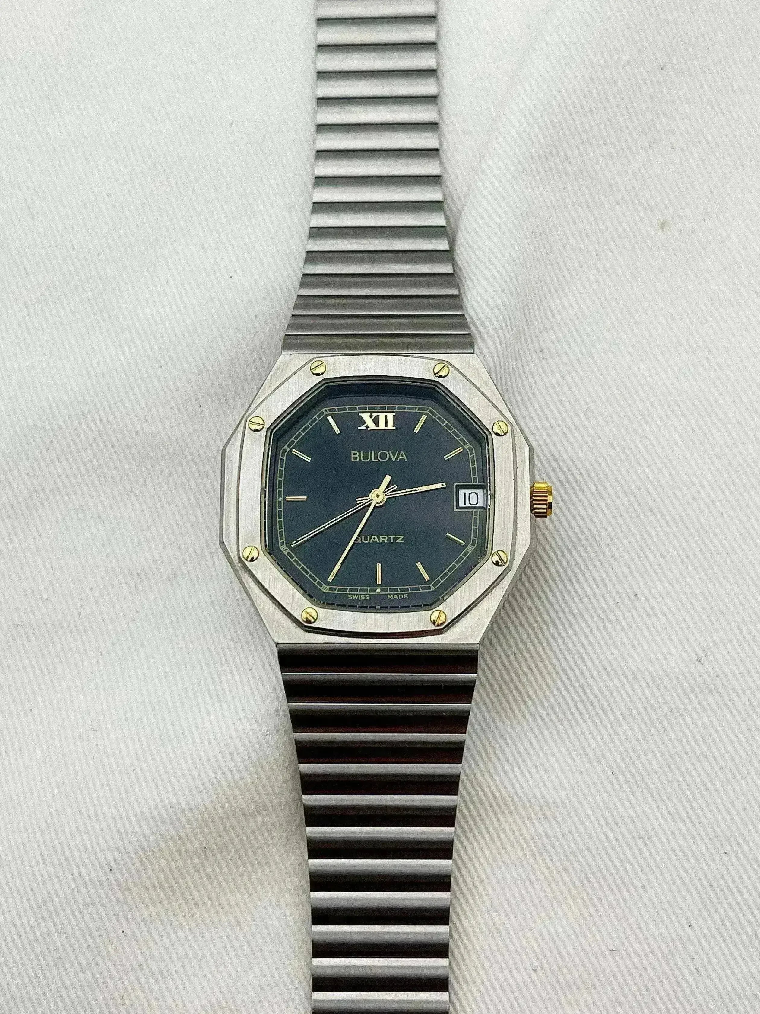Bulova - Black Dial Royal NOS - 1980s - Atelier Victor