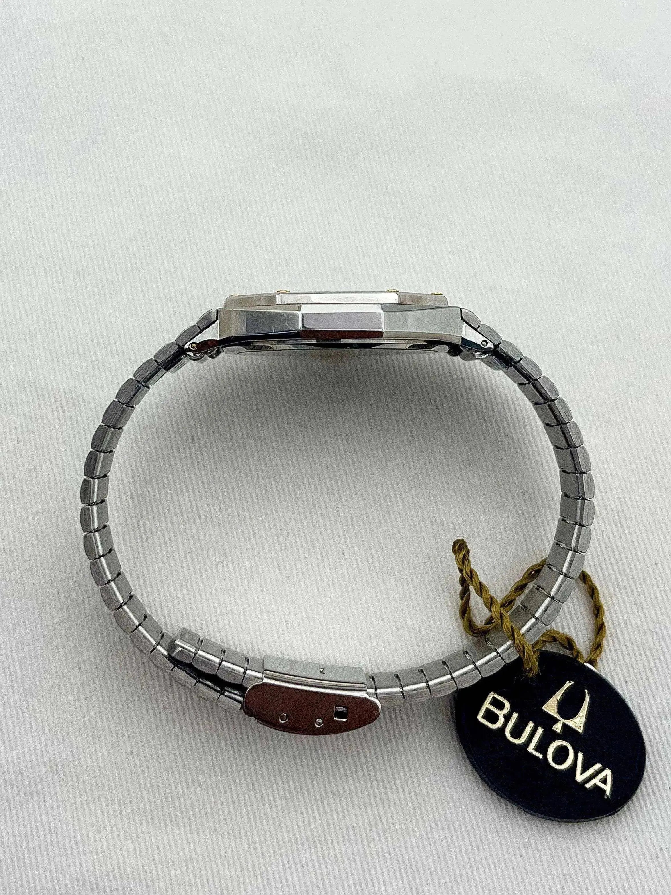 Bulova - Black Dial Royal NOS - 1980s - Atelier Victor