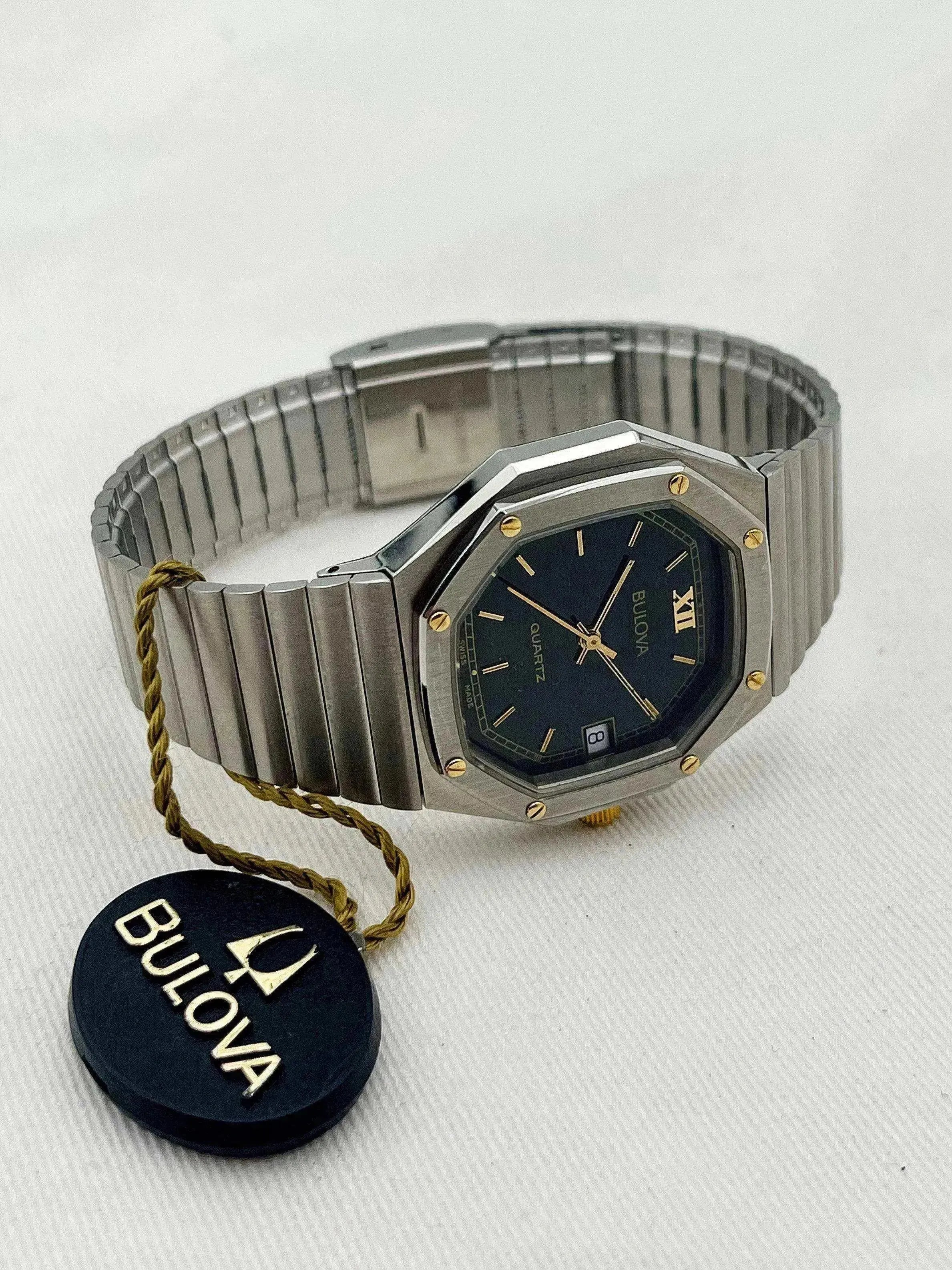 Bulova - Black Dial Royal NOS - 1980s - Atelier Victor Paris - Vintage Watch Shop Dubai