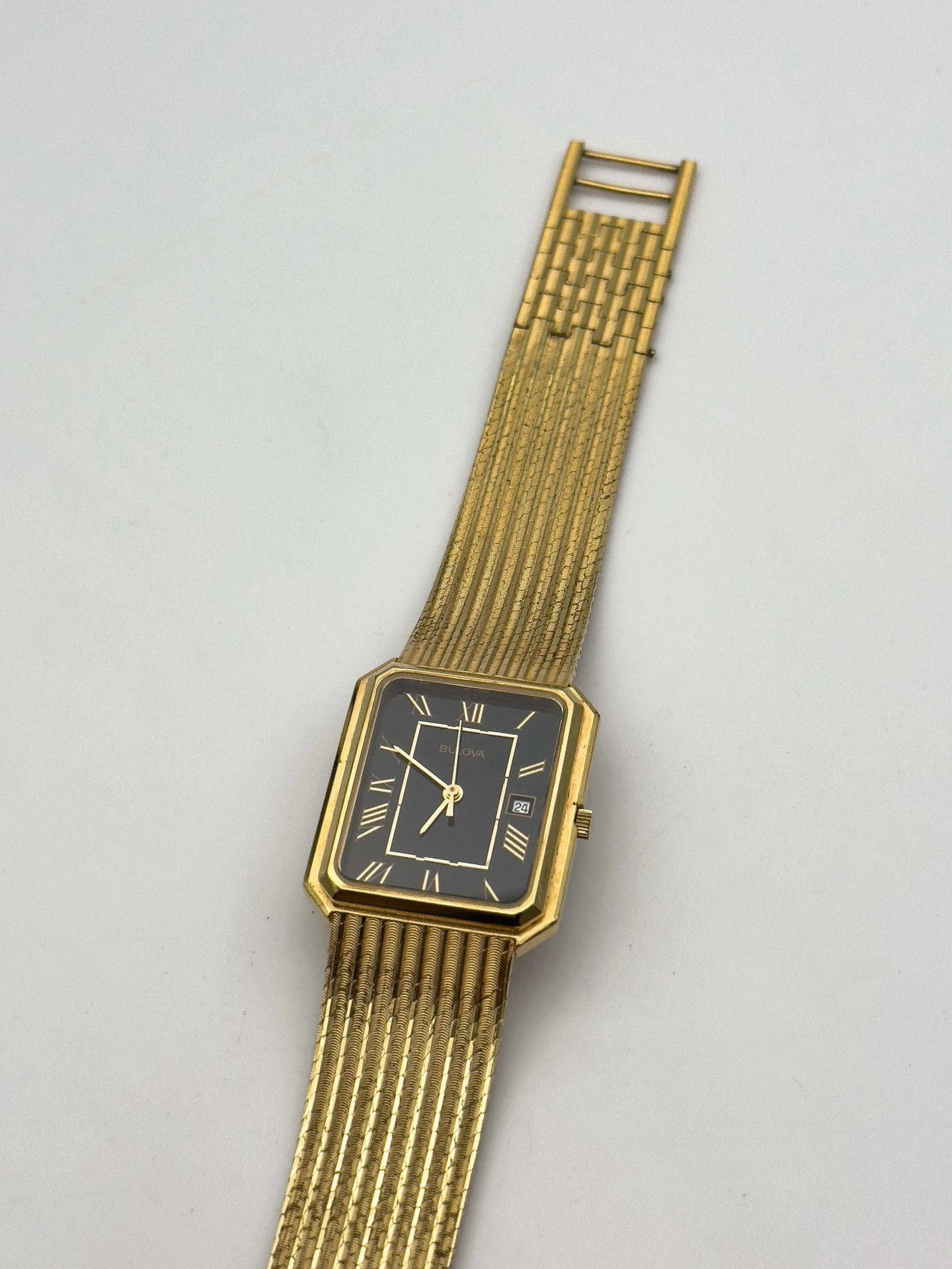 Bulova - Gold Bracelet / Black dial - 1994 - Atelier Victor Paris - Vintage Watch Shop Dubai