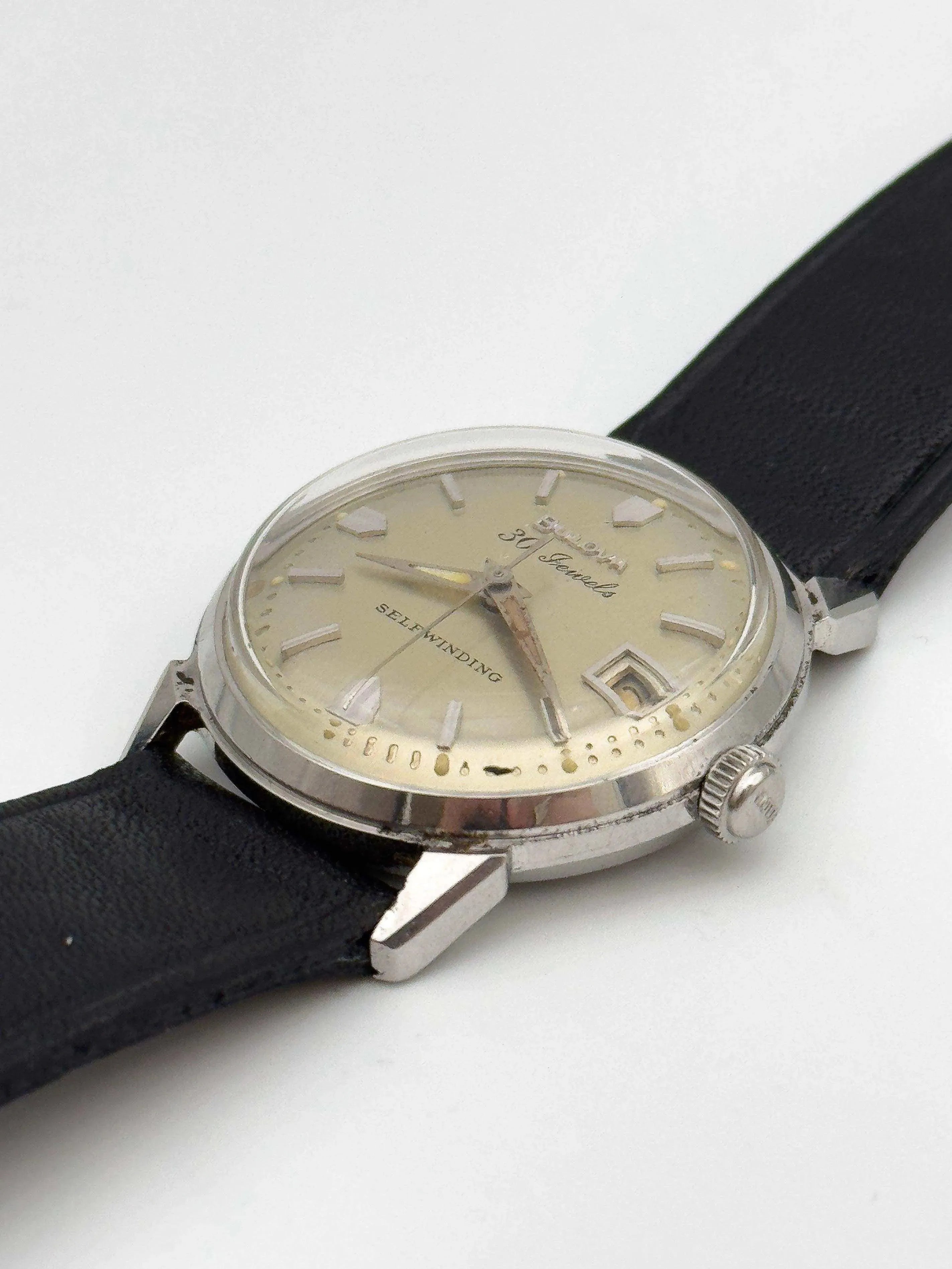 Bulova - Lin Date - 1966 - Atelier Victor Paris - Vintage Watch Shop Dubai