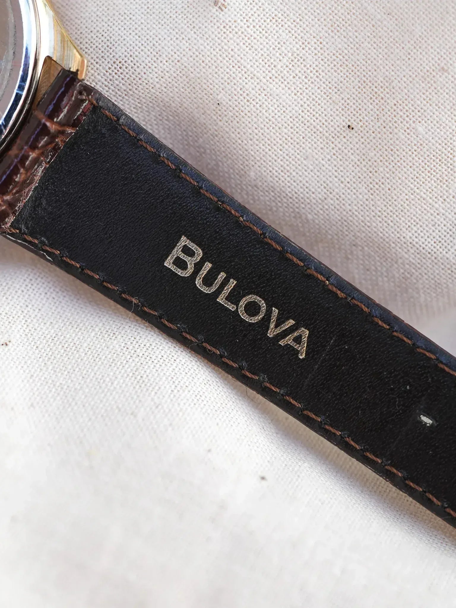 Bulova - Tour du Monde Date Or - boîte & papier - 1990s - Atelier Victor